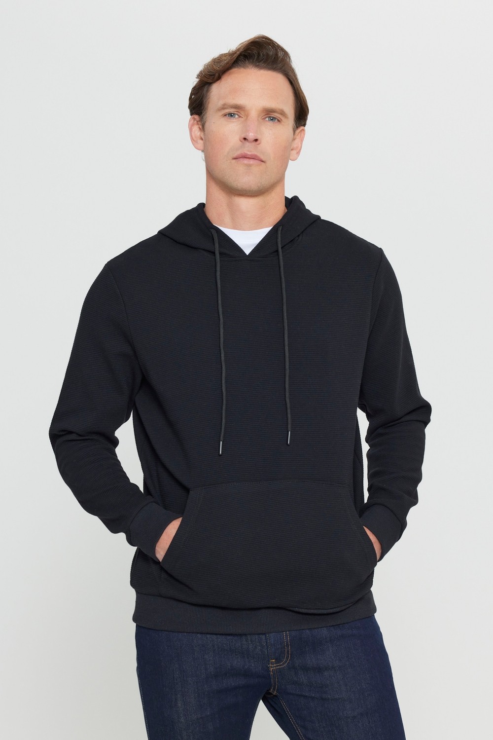 Altınyıldız Classics Erkek Siyah 2 İplik Sıcak Tutan Standart Fit Normal Kesim Kapüşonlu Dokulu Cepli Sweatshirt görsel 3