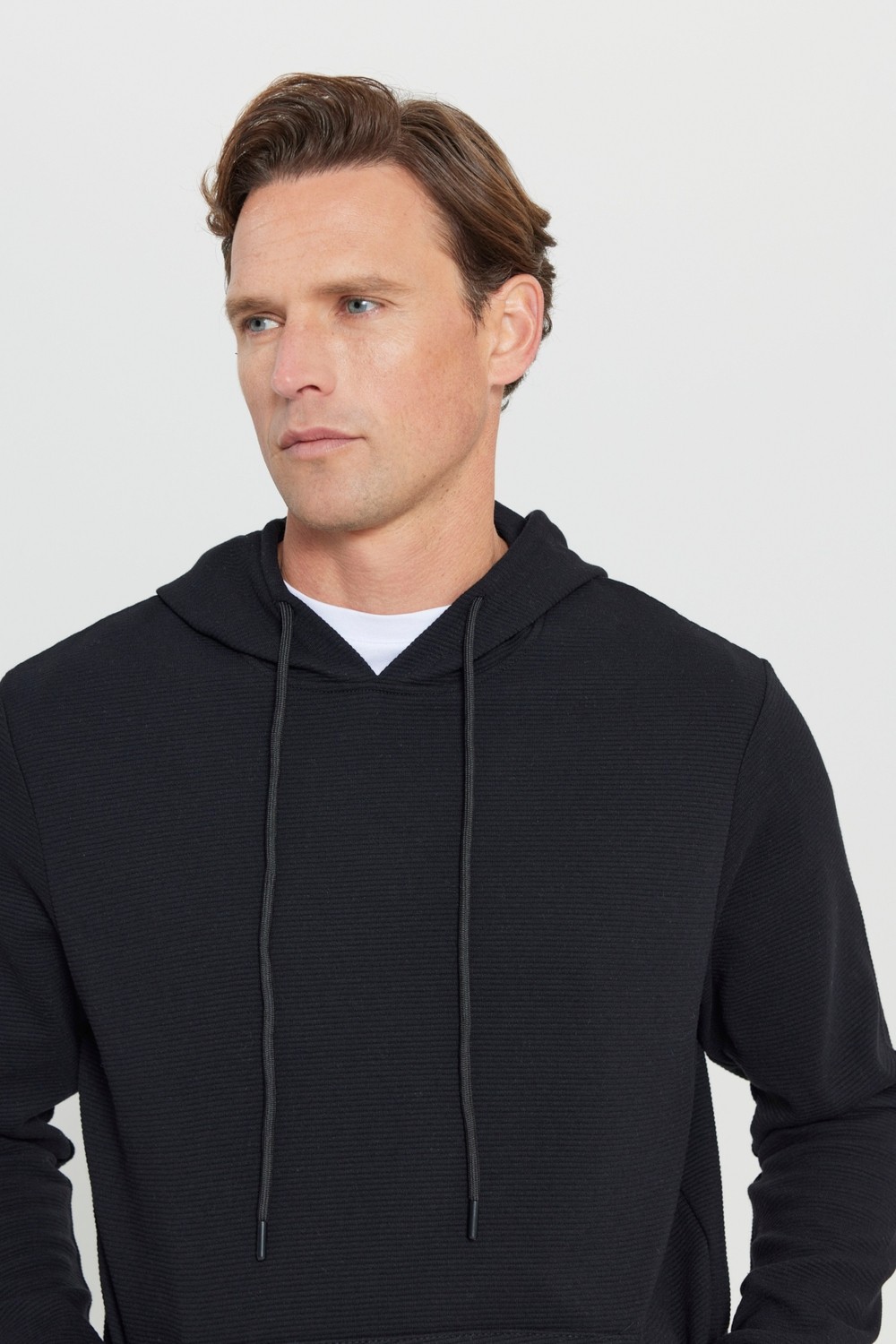 Altınyıldız Classics Erkek Siyah 2 İplik Sıcak Tutan Standart Fit Normal Kesim Kapüşonlu Dokulu Cepli Sweatshirt görsel 4