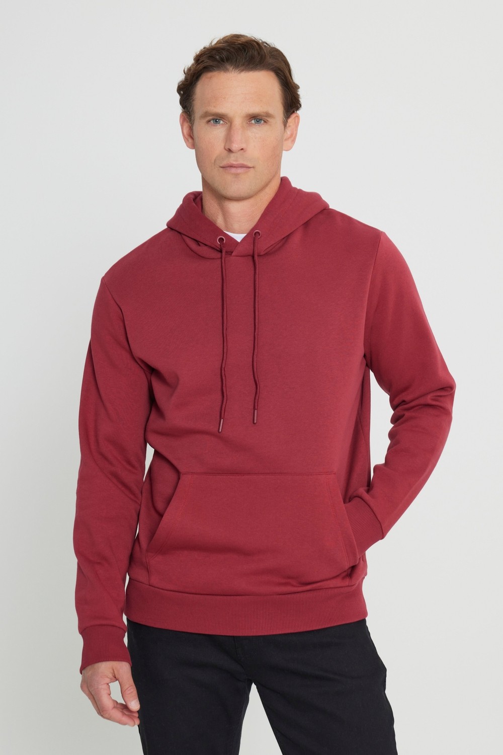 Altınyıldız Classics Erkek Siyah Standart Fit Normal Kesim Içi Polarlı 3 Iplik Kapüşonlu Pamuklu Sweatshirt görsel 2