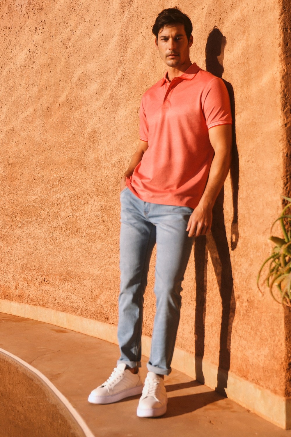 Altınyıldız Classics Erkek Çekmeyen Pamuklu Kumaş Slim Fit Dar Kesim Simsiyah Kıvrılmaz Polo Yaka T-shirt