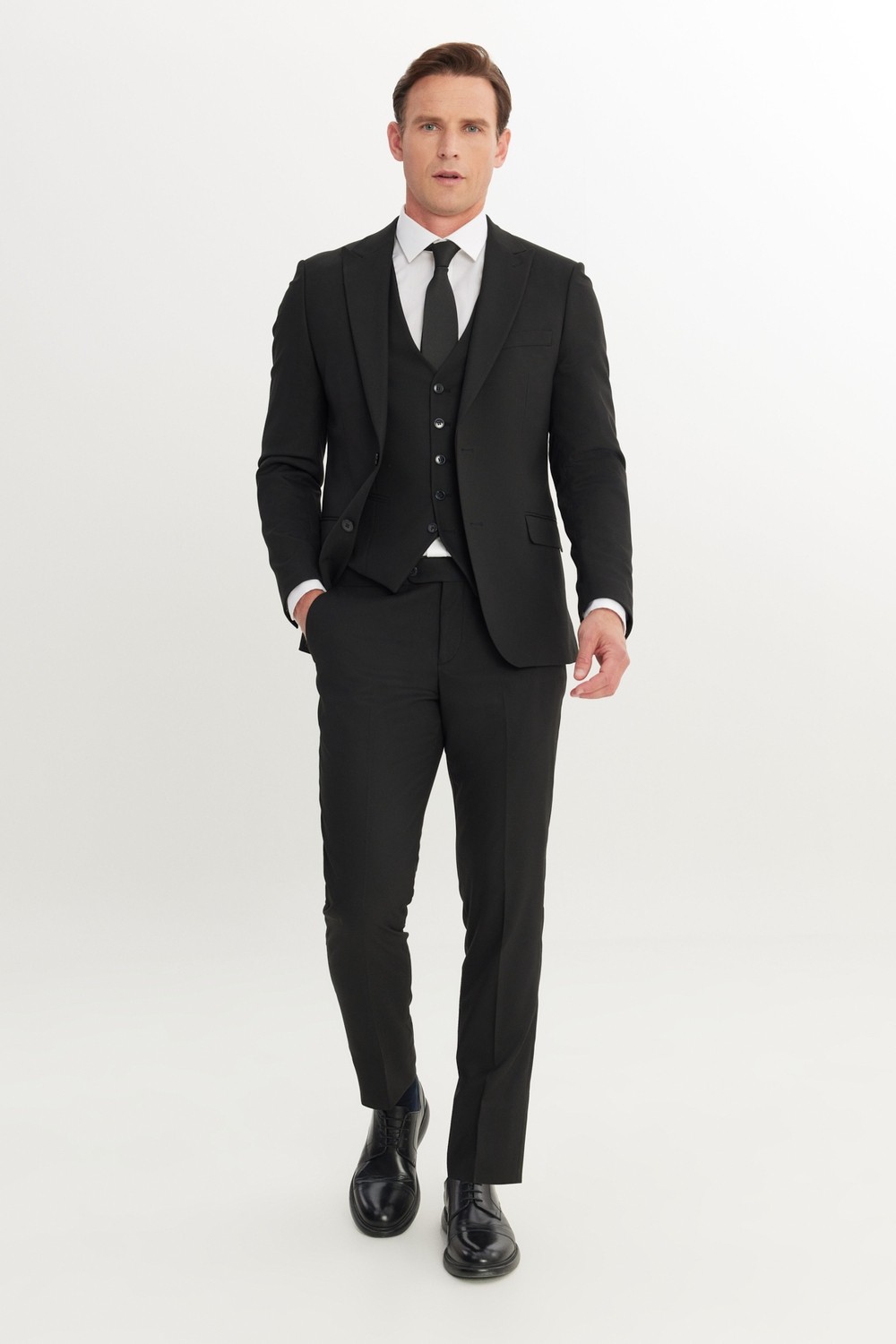 Altınyıldız Classics Erkek Siyah Slim Fit Dar Kesim Yelekli Takım Elbise Kırlangıç Yaka Kapak Cepli görsel 4