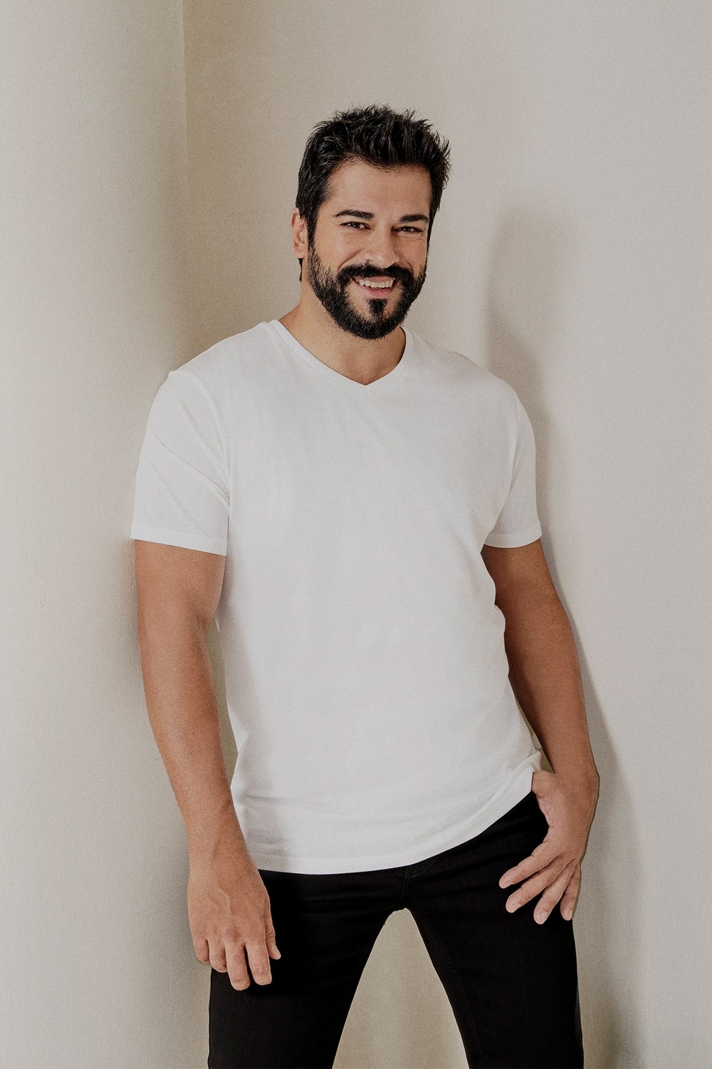 Altınyıldız Classics Erkek Siyah %100 Pamuk Slim Fit Dar Kesim V Yaka Tişört