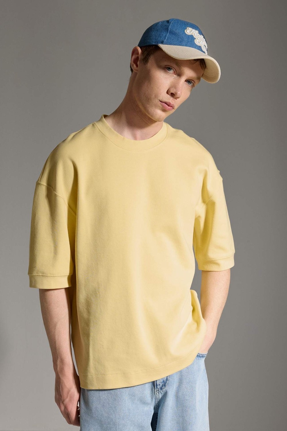 DeFacto Nefes Alabilir Loose Fit Bisiklet Yaka Kısa Kollu Ağır Kumaş Basic Tişört B4844AX26SP
