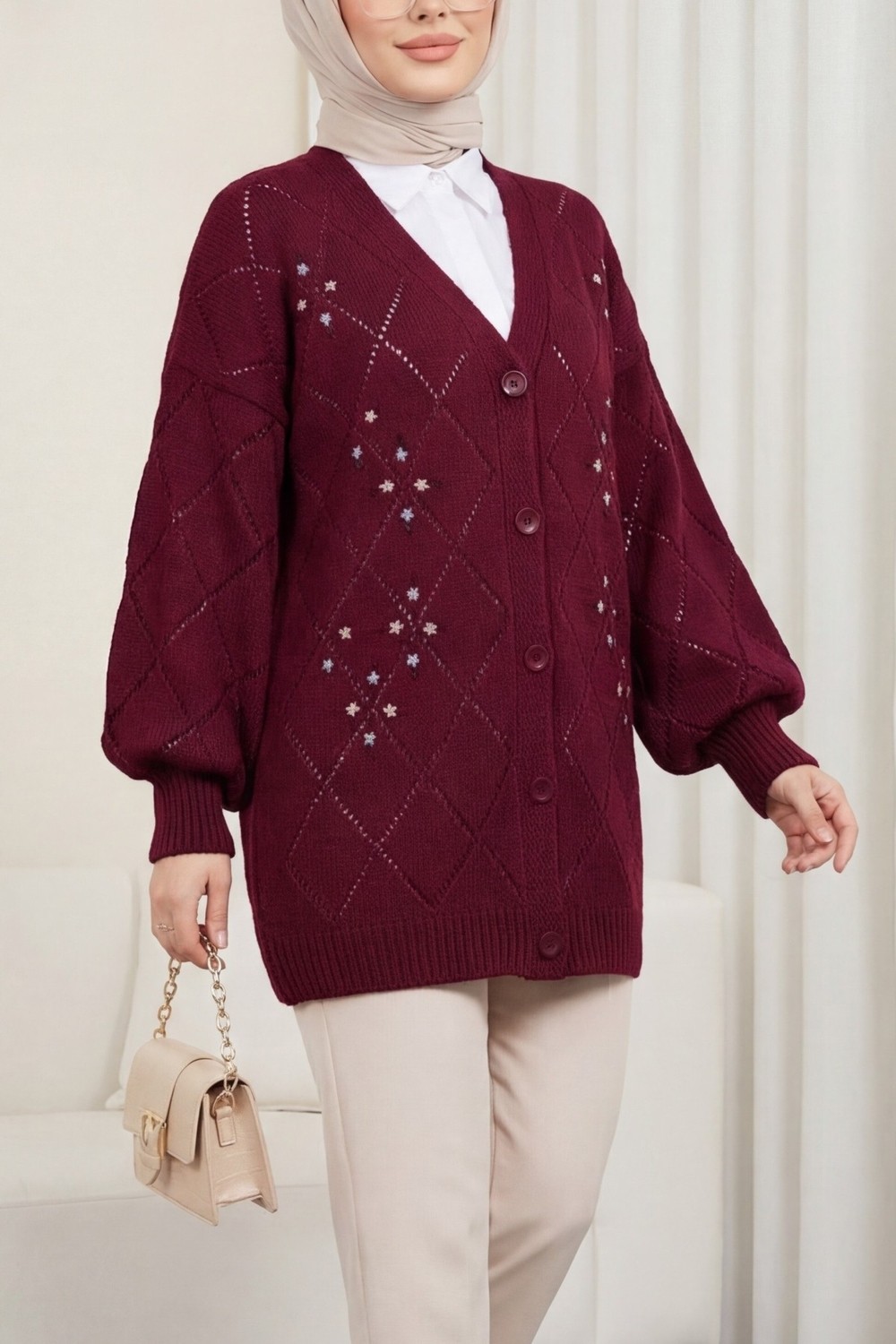 Moda Morfo Ajurlu Çiçek Nakışlı Düğmeli Triko Hırka -Bordo