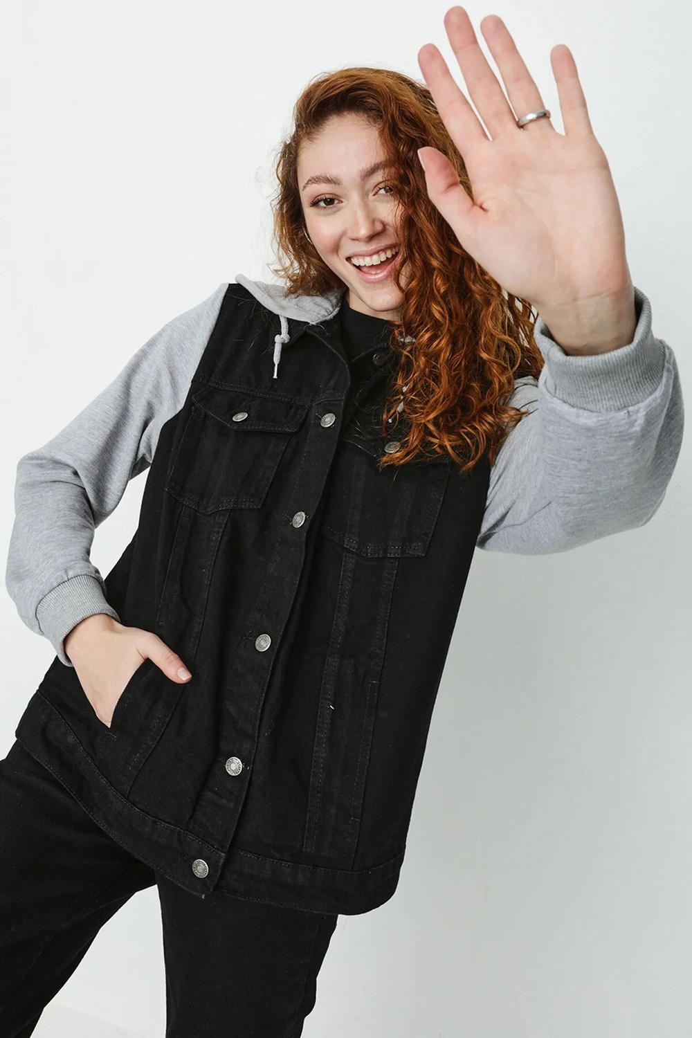 Select Moda Kadın Oversize Denim Ceket Mavi Kapüşonlu Penye Kolları ile Şık ve Rahat görsel 6