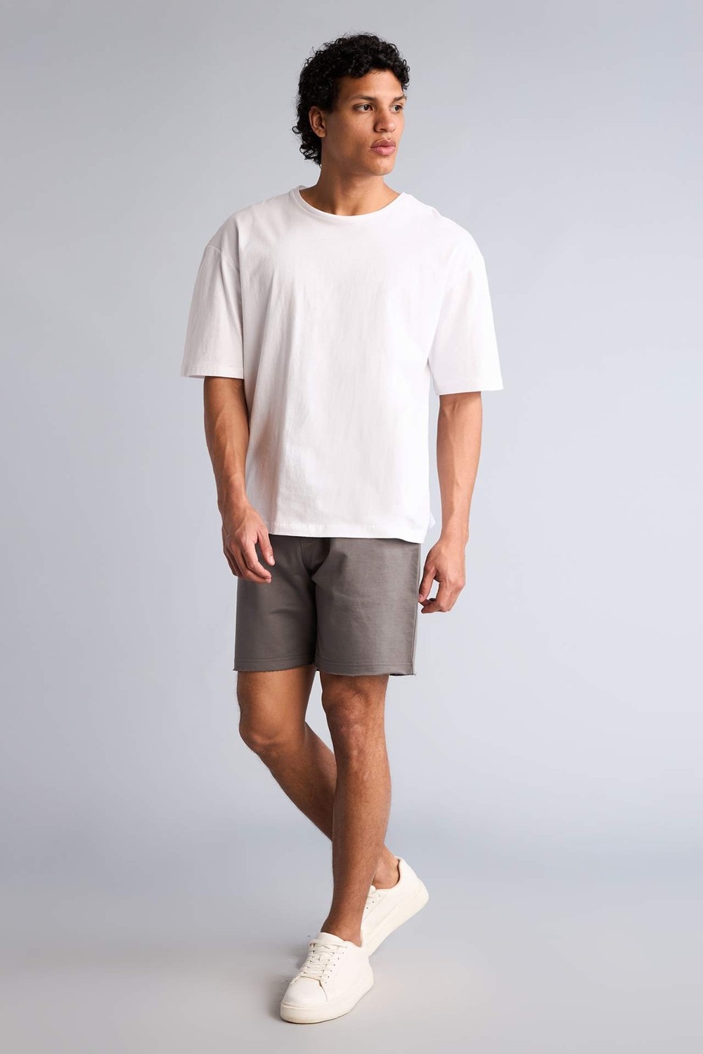 DeFacto %100 Pamuk Slim Fit Beli Lastikli Basic Diz Üstü Şort G4743AX26SM görsel 7