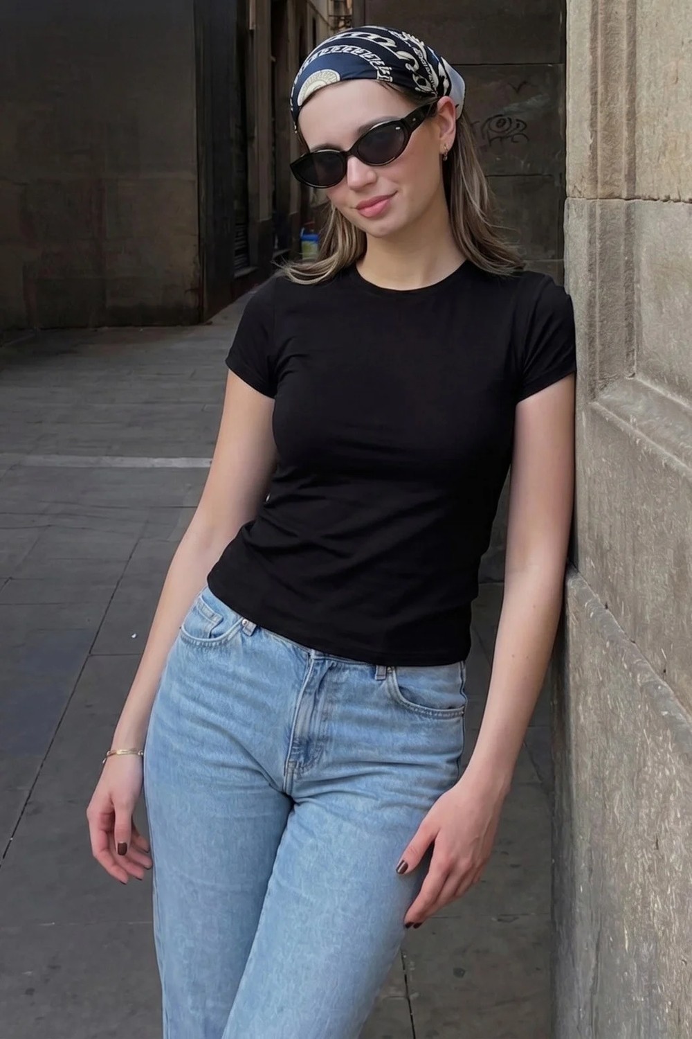 Madmext Siyah Basic Slim Fit Kadın Tişört MG2818
