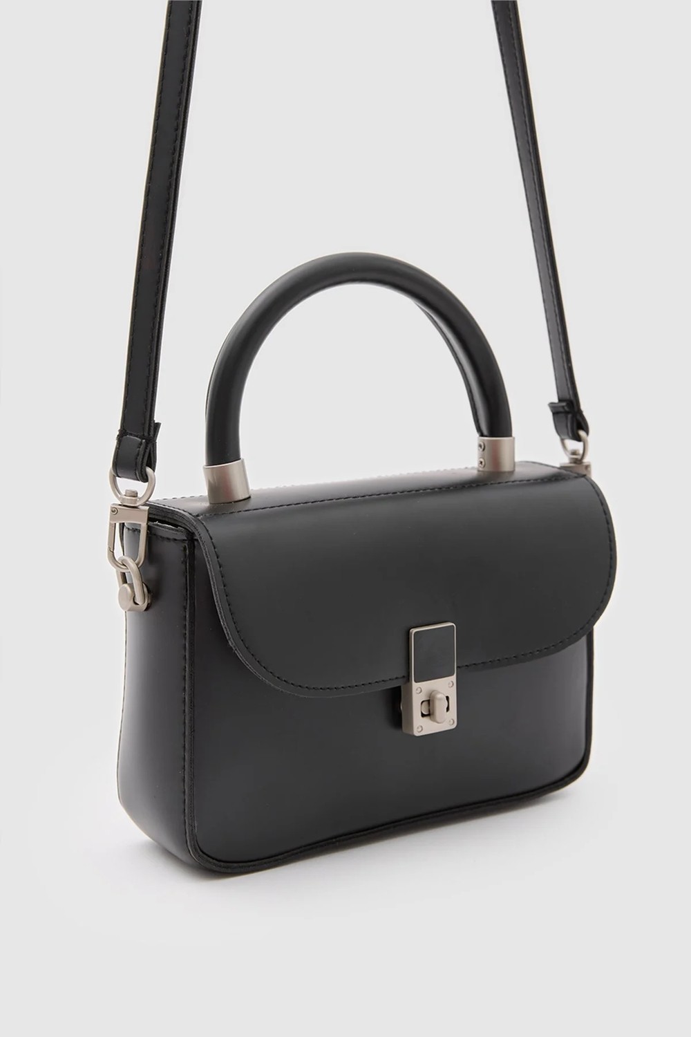 Shule Bags Cobble Small Siyah Çapraz Çanta Suni Deri Şık Tasarım ve Güvenli Klips Kapama görsel 6