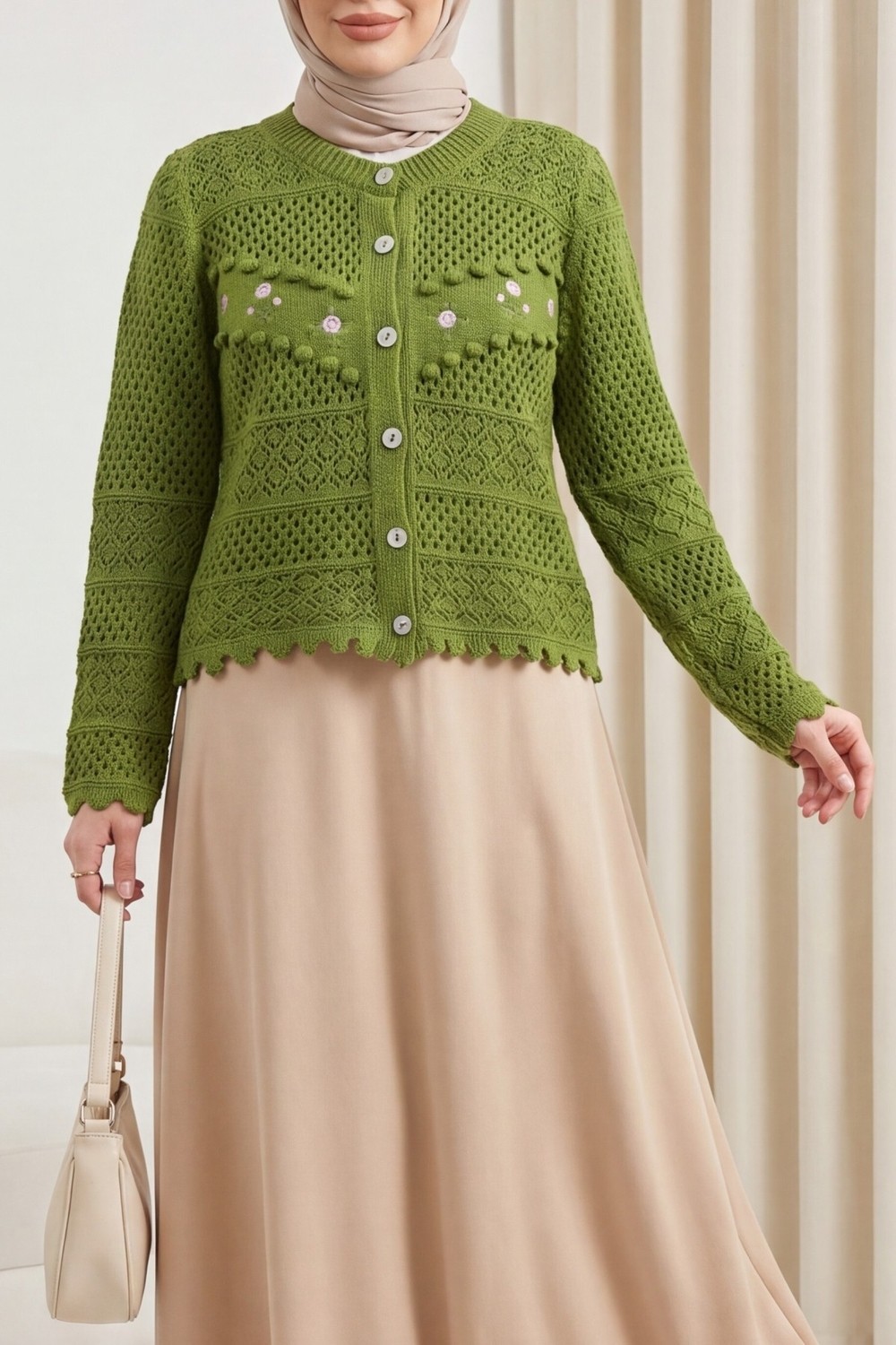 Moda Morfo Önü Çiçek Nakışlı Ponponlu Düğmeli Triko Hırka -Sarı