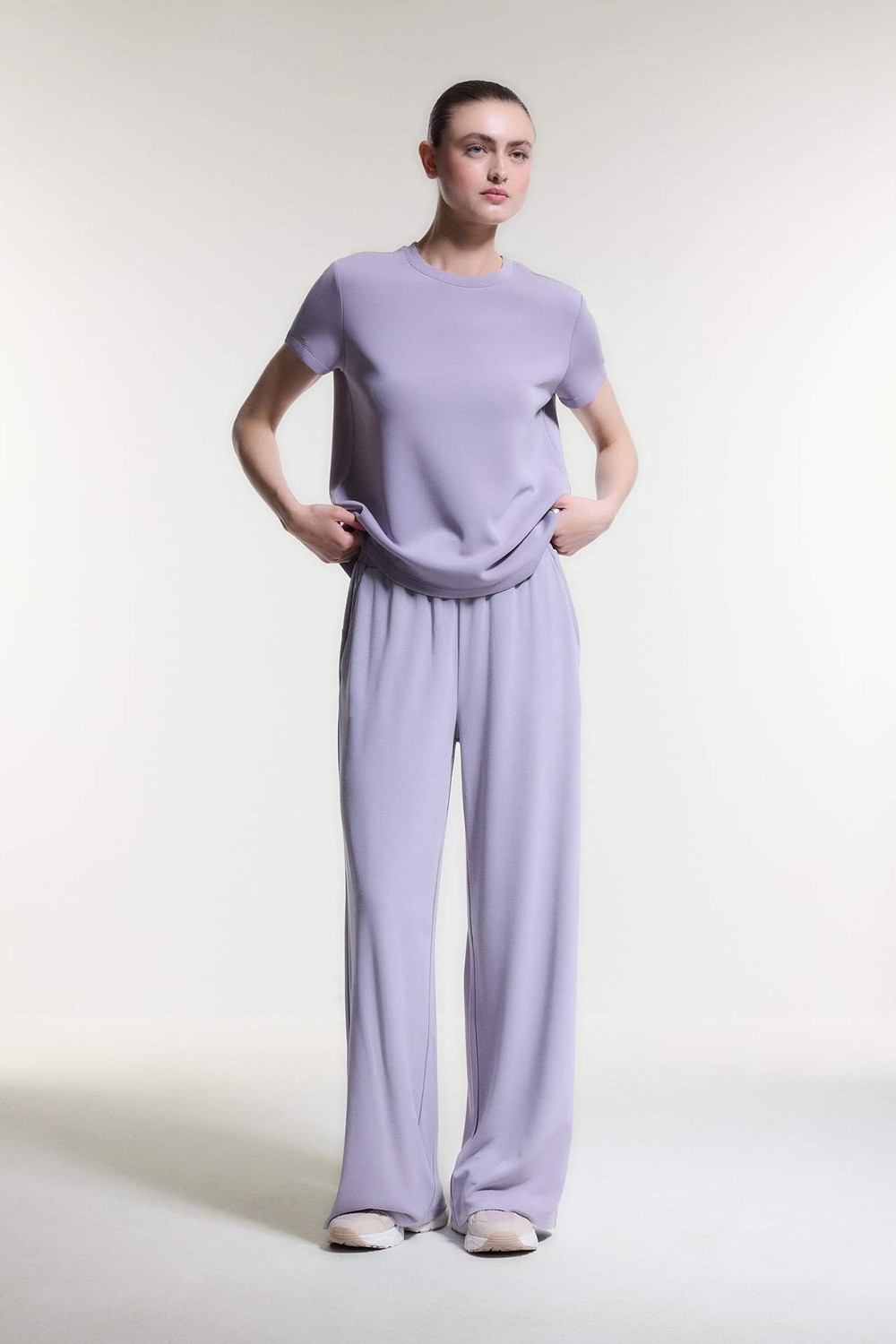 DeFacto Ultra Yumuşak Wide Leg Geniş Paça Standart Boy Modal Sporcu Pantolon G0754AX26SM