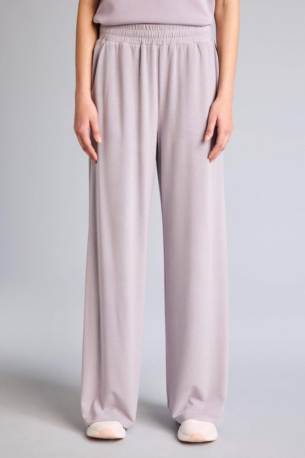 DeFacto Ultra Yumuşak Wide Leg Geniş Paça Standart Boy Modal Sporcu Pantolon G0754AX26SM görsel 4