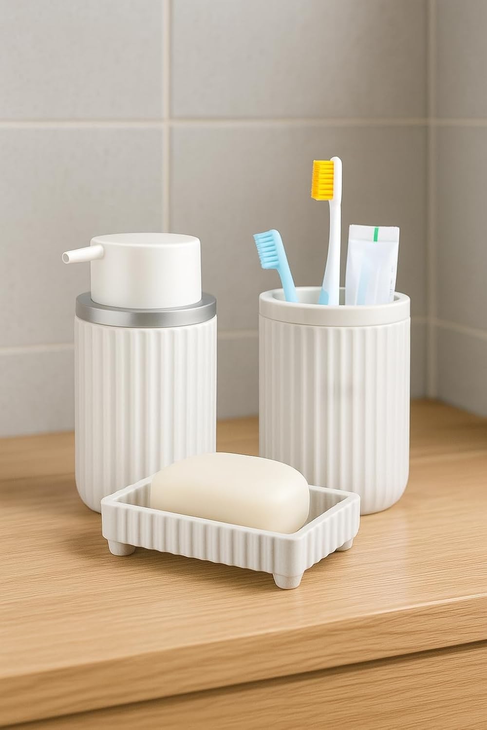 Prime Serisi Beyaz Banyo Seti, 3 Parça Oval Akrilik Sabunluk Fırçalık ve Sıvı Sabunluk Takımı - 3319 görsel 2