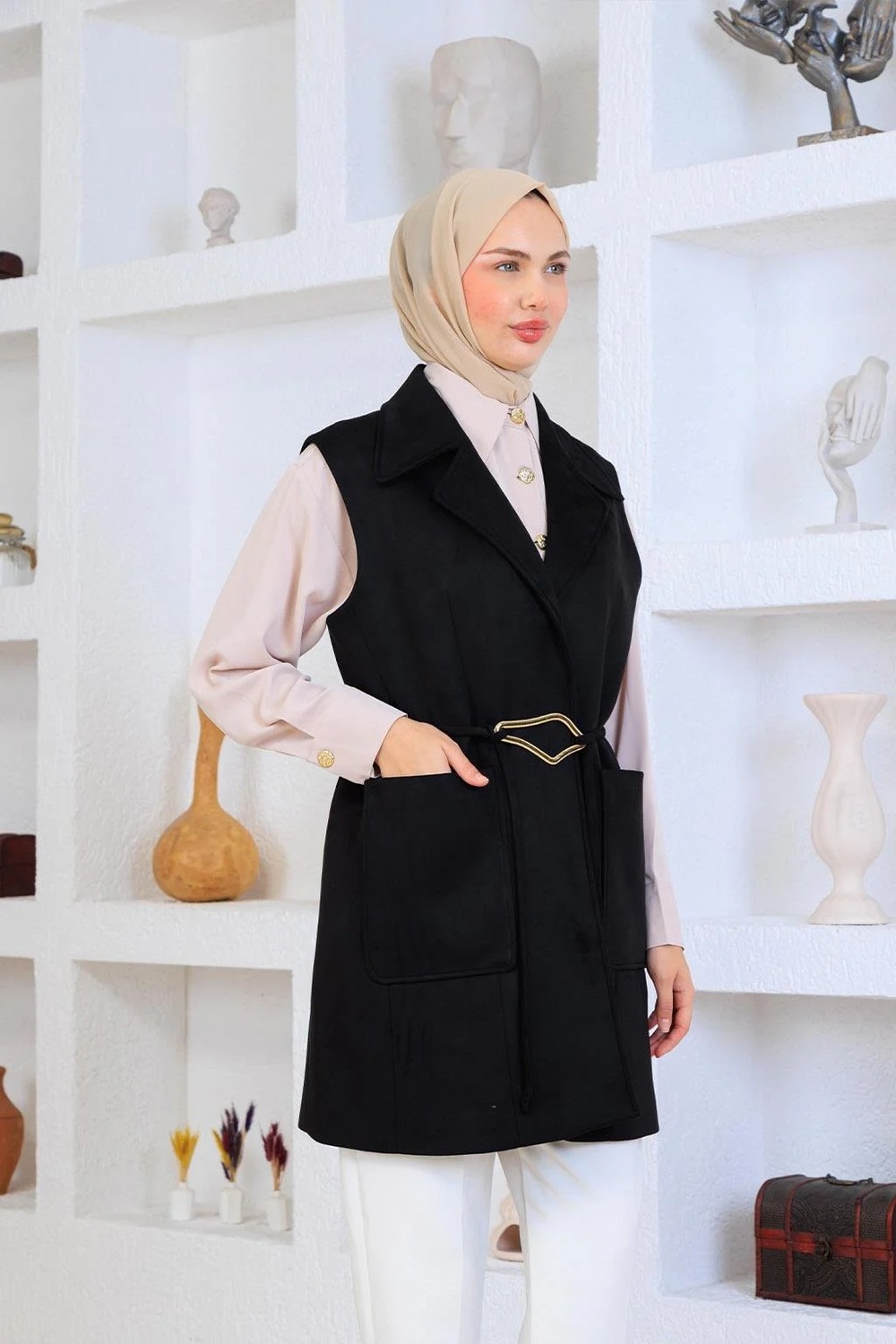 Esma Gündoğdu Levidor Yelek Siyah görsel 2