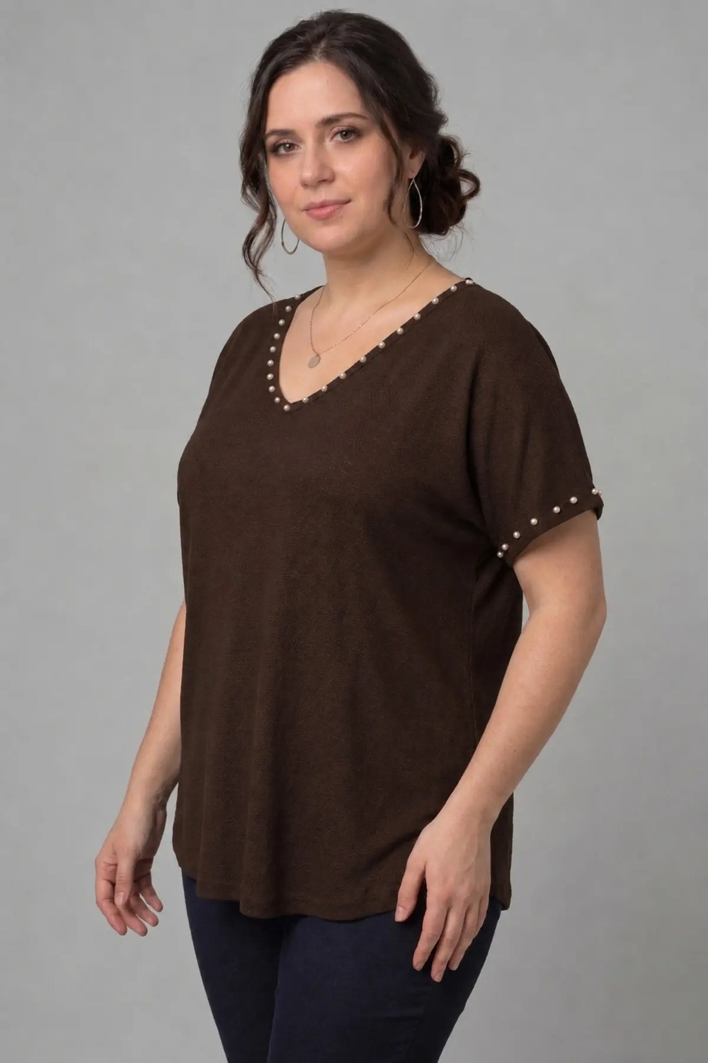 Curvy Trend Büyük Beden Yaka ve Kol Ucu Inci Işlemeli V Yaka Kısa Kol Geniş Etekli Bluz görsel 6