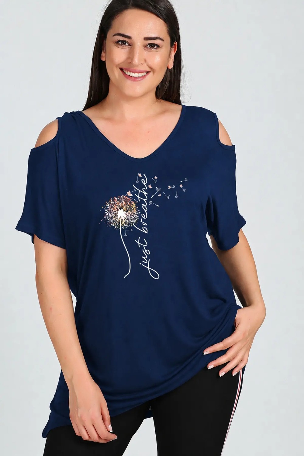 Curvy Trend Büyük Beden Breathe Baskılı Omuzu V Pencere Kısa Kol Bluz
