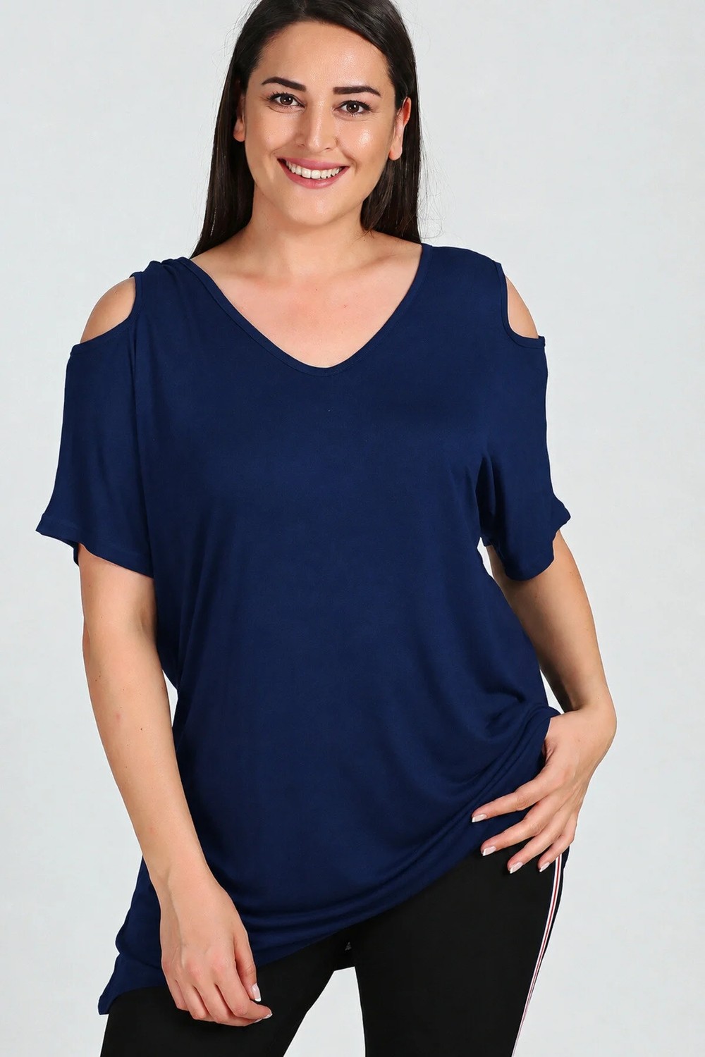 Curvy Trend Büyük Beden Omuzu V Pencere Kısa Kol Bluz Siyah görsel 7