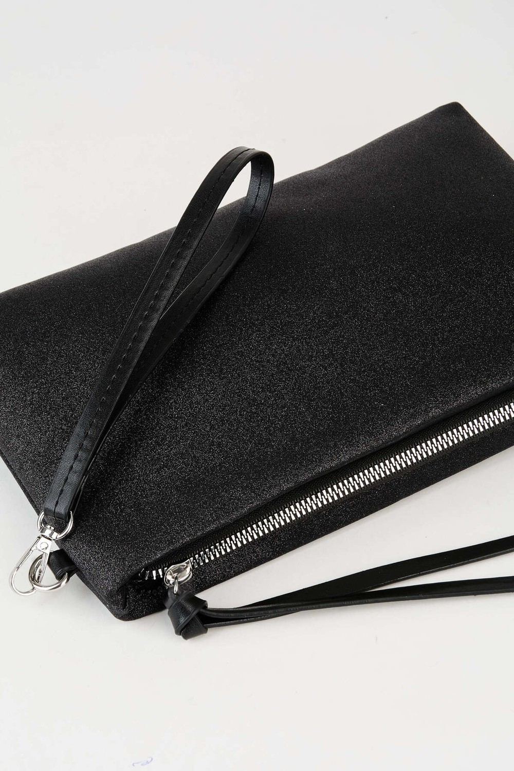 Vivaq Kadın Bellis Simli Siyah Astarlı Suni Deri Bilek Askılı Portföy El ve Clutch Çanta