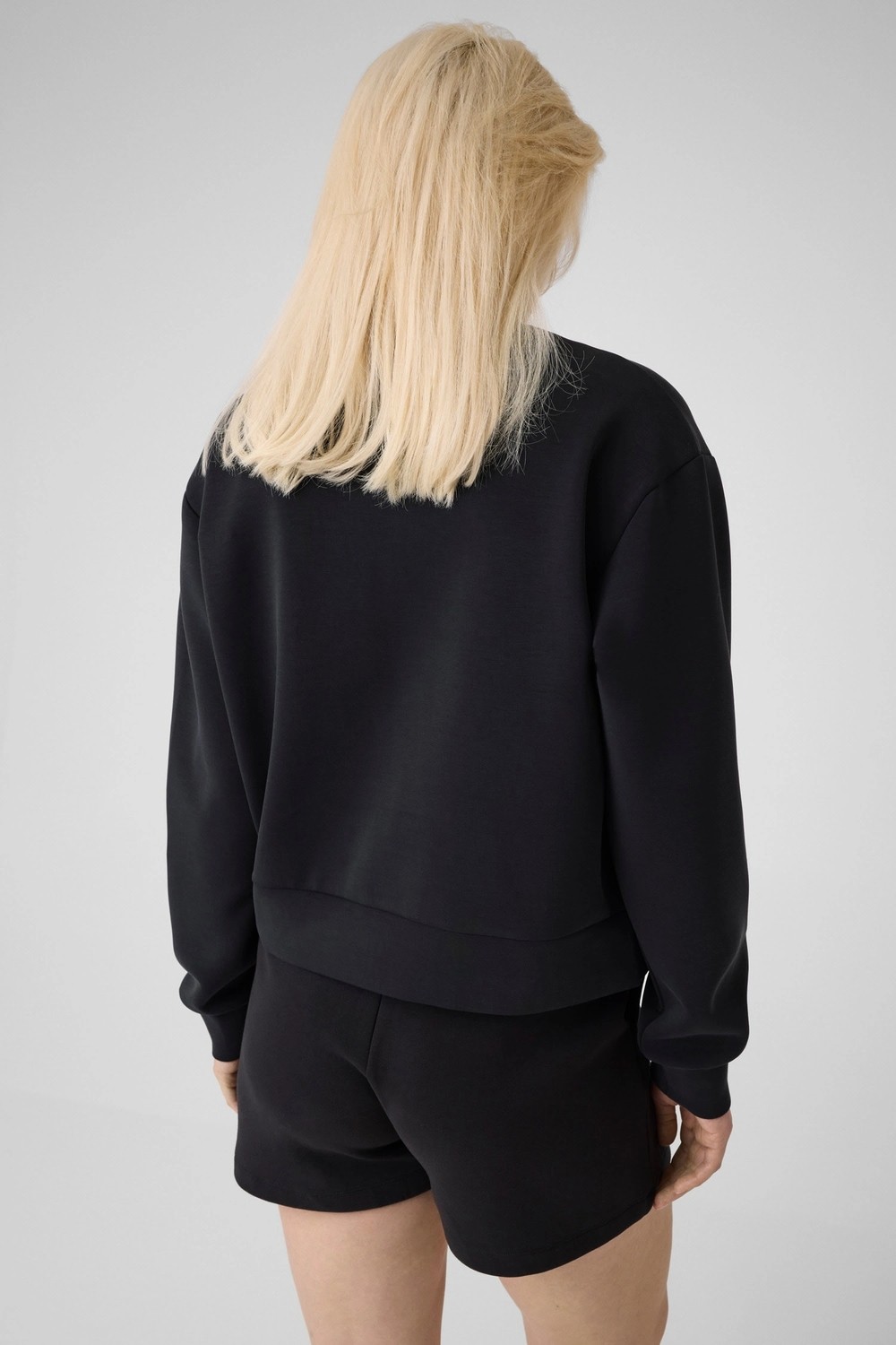 Guess Olympe Kadın Aktif Scuba Sweatshirt Dokuma Kumaşlı Siyah Sezonluk Tasarım görsel 3