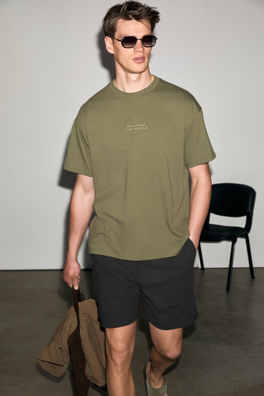Grimelange Vıto Erkek %100 Organik Pamuklu Nakış Yazı Detaylı Oversize Bol Kesim Kısa Kollu Siyah T-Shirt