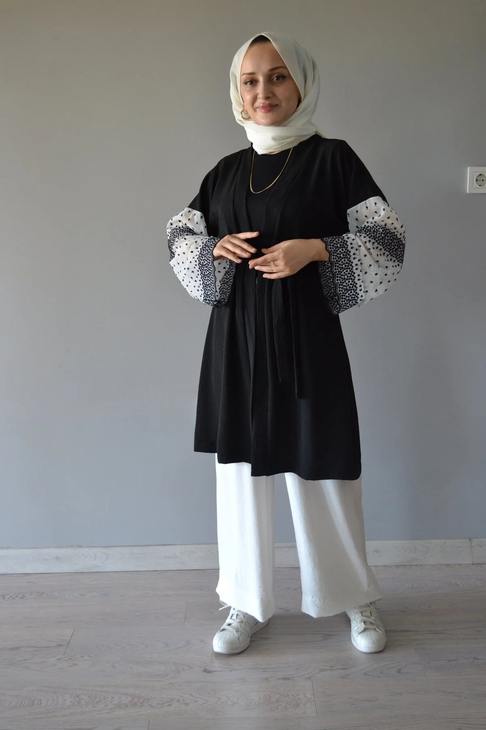 Aysun Aydemir Siyah Dantel Detaylı Üst Beyaz Pantolonlu 2 Li Kimono Takım görsel 3
