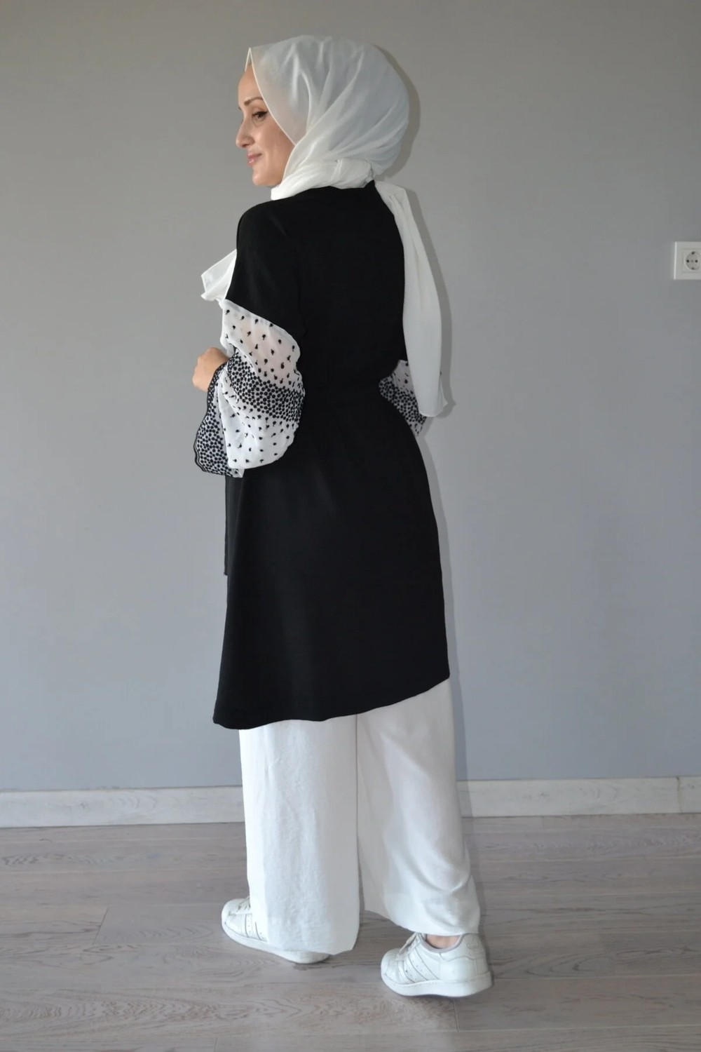 Aysun Aydemir Siyah Dantel Detaylı Üst Beyaz Pantolonlu 2 Li Kimono Takım görsel 4