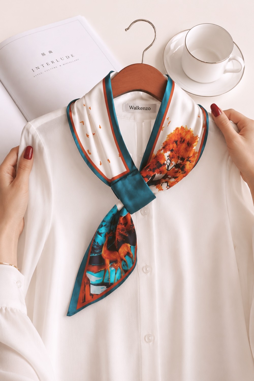 Walkenzo Siena Sonbahar ve Geyik Temalı Ipeksi Dokulu Kadın Kravat Formlu Fular, Boyun Fuları