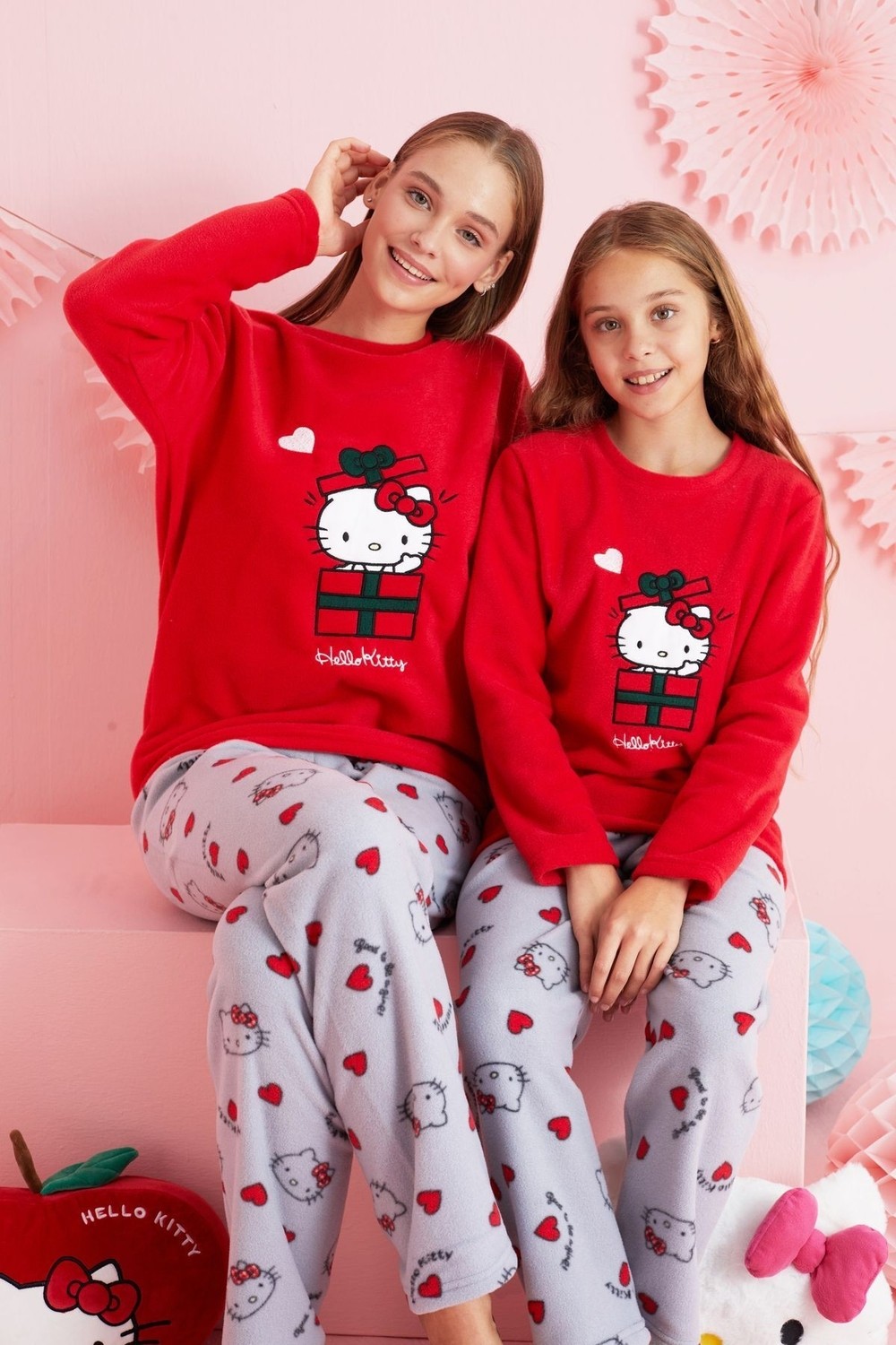 Siyah İnci Hello Kitty Lisanslı Polar Kırmızı Çok Renkli Nakışlı Bisklet Yaka Pijama Takım HK310