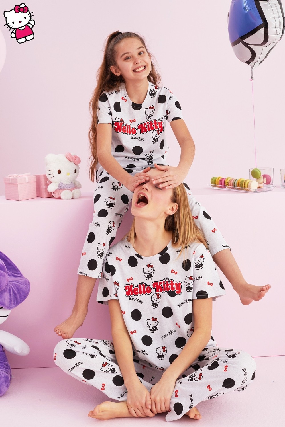 Siyah İnci Hello Kitty Lisanslı %100 Pamuk Gri Çok Renkli Bisklet Yaka Pijama Takım