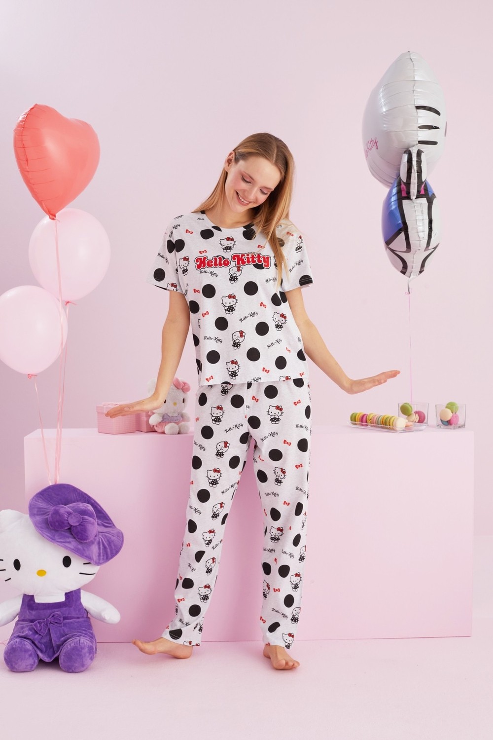 Siyah İnci Hello Kitty Lisanslı %100 Pamuk Gri Çok Renkli Bisklet Yaka Pijama Takım görsel 2