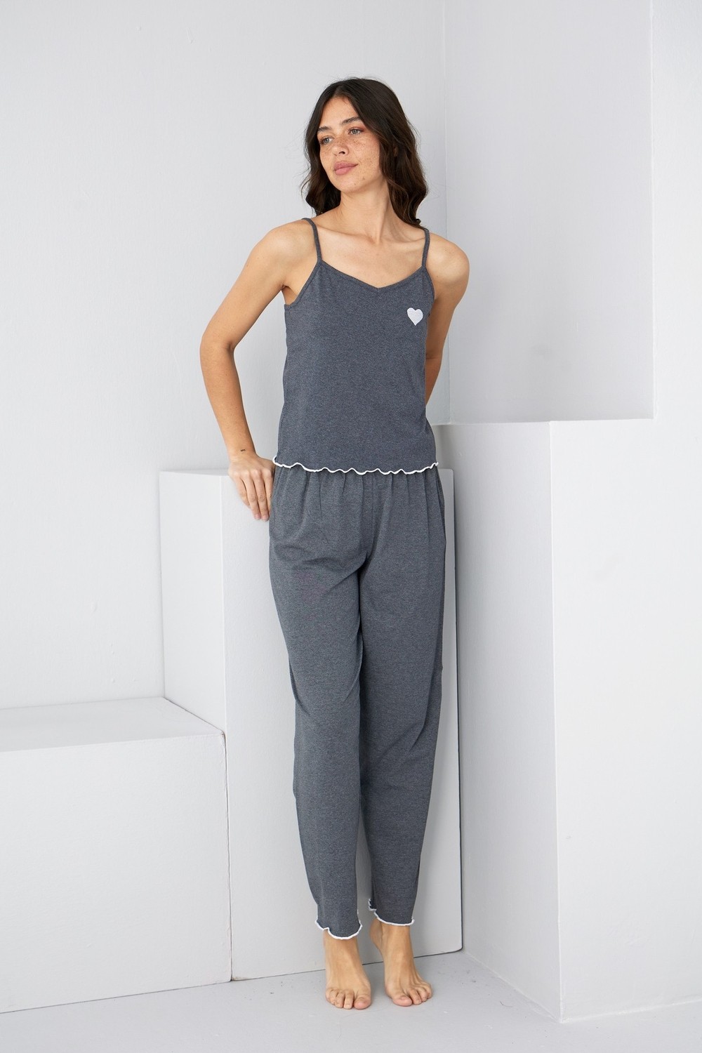 Siyah İnci Kırmızı Kalp Nakışlı Ip Askılı Örme Pijama TAKIM7883 görsel 2