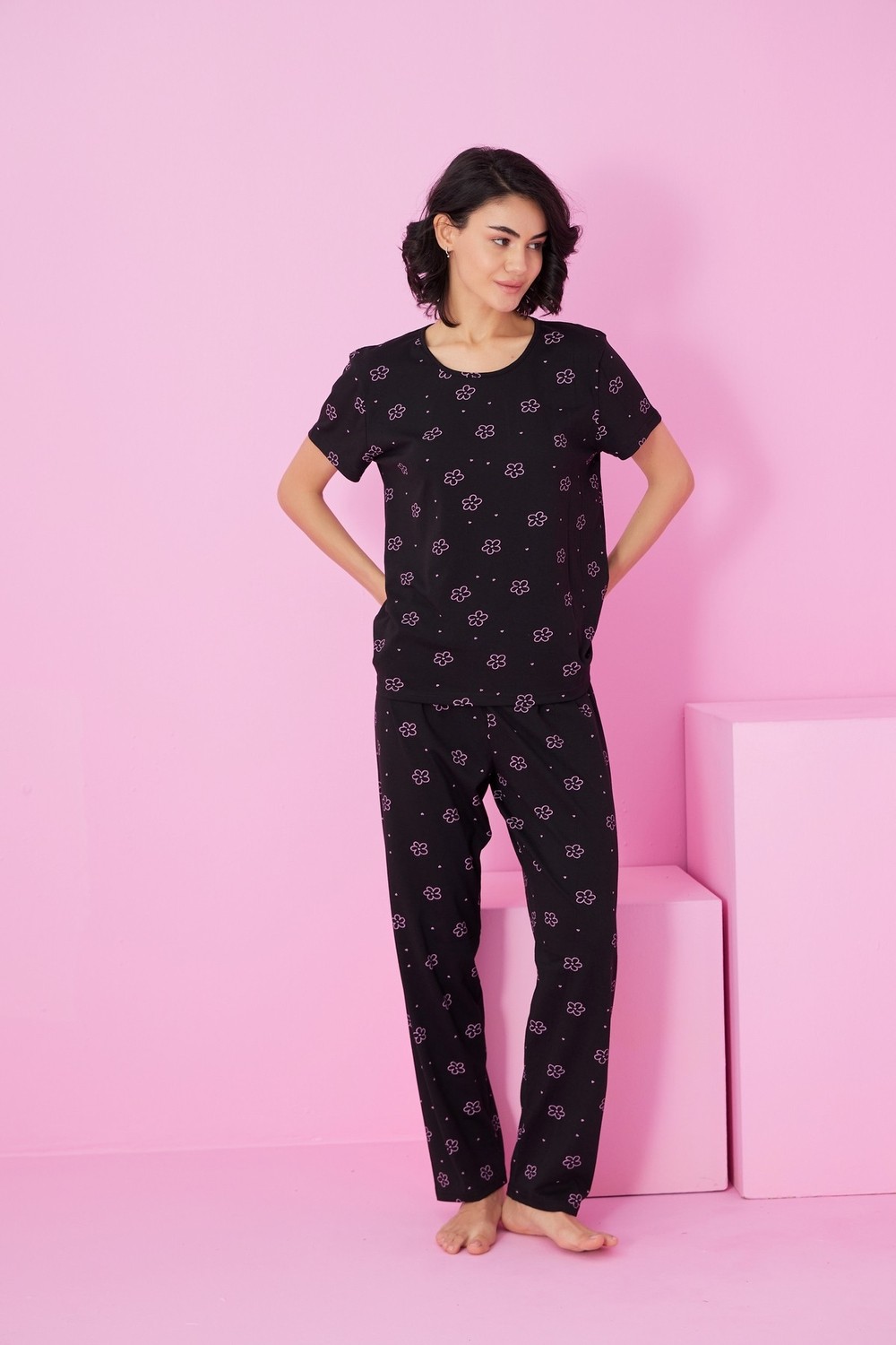 Siyah İnci Siyah Pembe Çiçek Baskılı Bisiklet Yaka Örme Pijama Takım görsel 2