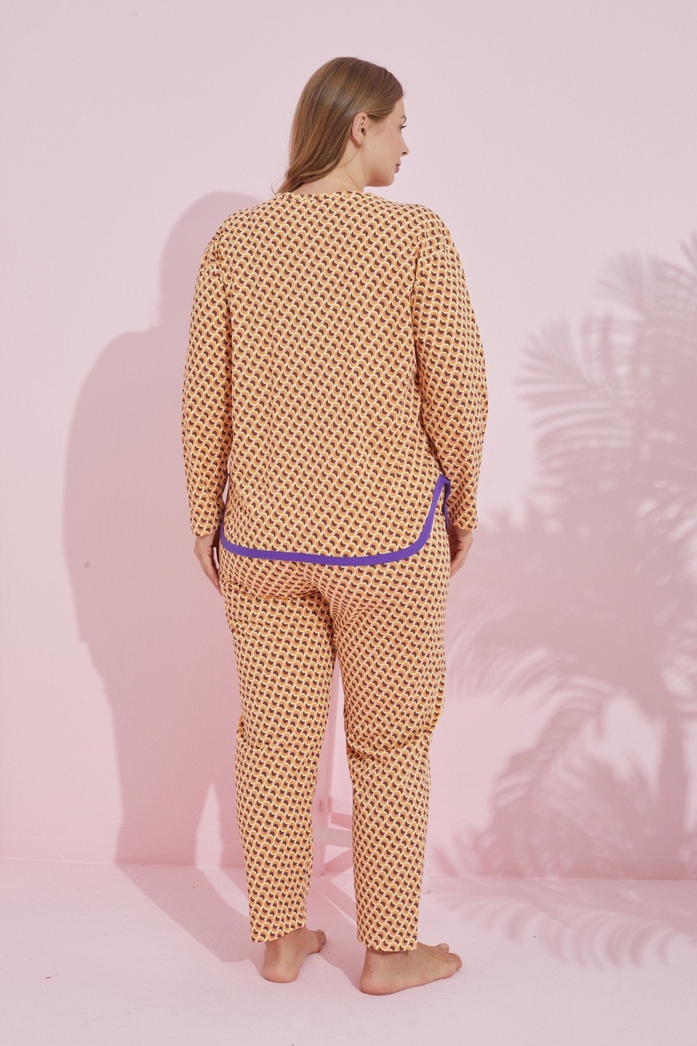 Siyah İnci Turuncu Mor Desenli Biyeli Curve Büyük Beden Battal Boy Örme Pijama Takım 7778 görsel 2