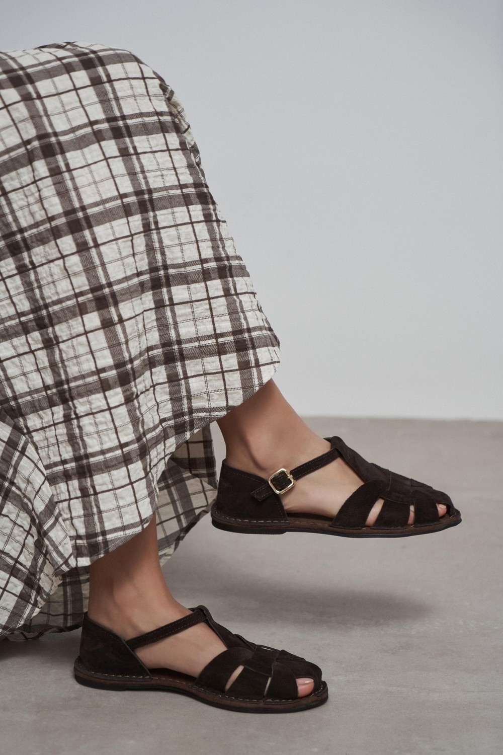 Nişantaşı Shoes Solto Kahve Süet Deri Toka Detay Düz Taban Kadın Sandalet görsel 5