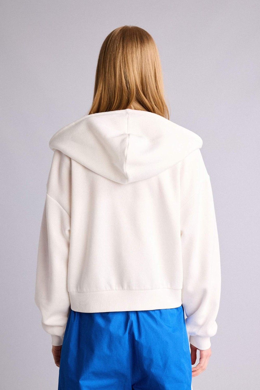 DeFacto Cropped Fit Kapüşonlu Kalın Kumaş Sweatshirt Hırka Z7069AZ26AU görsel 4