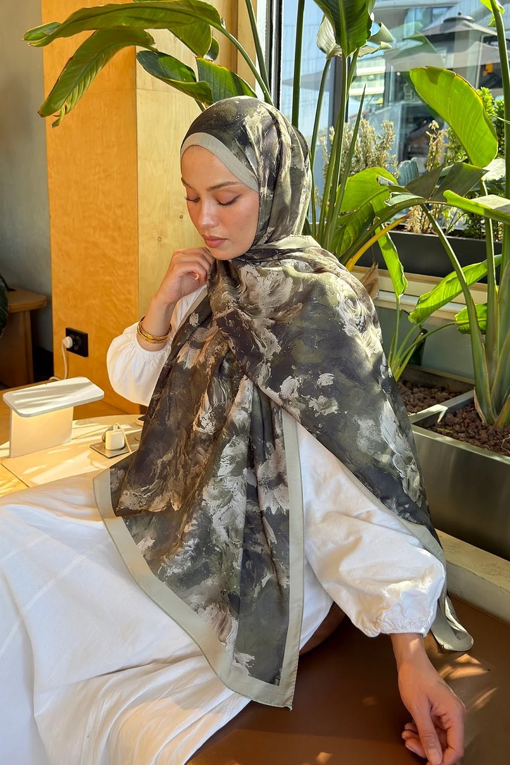 Lamelif Gül Çiçek Desen Lara Soft Şal Toprak görsel 3