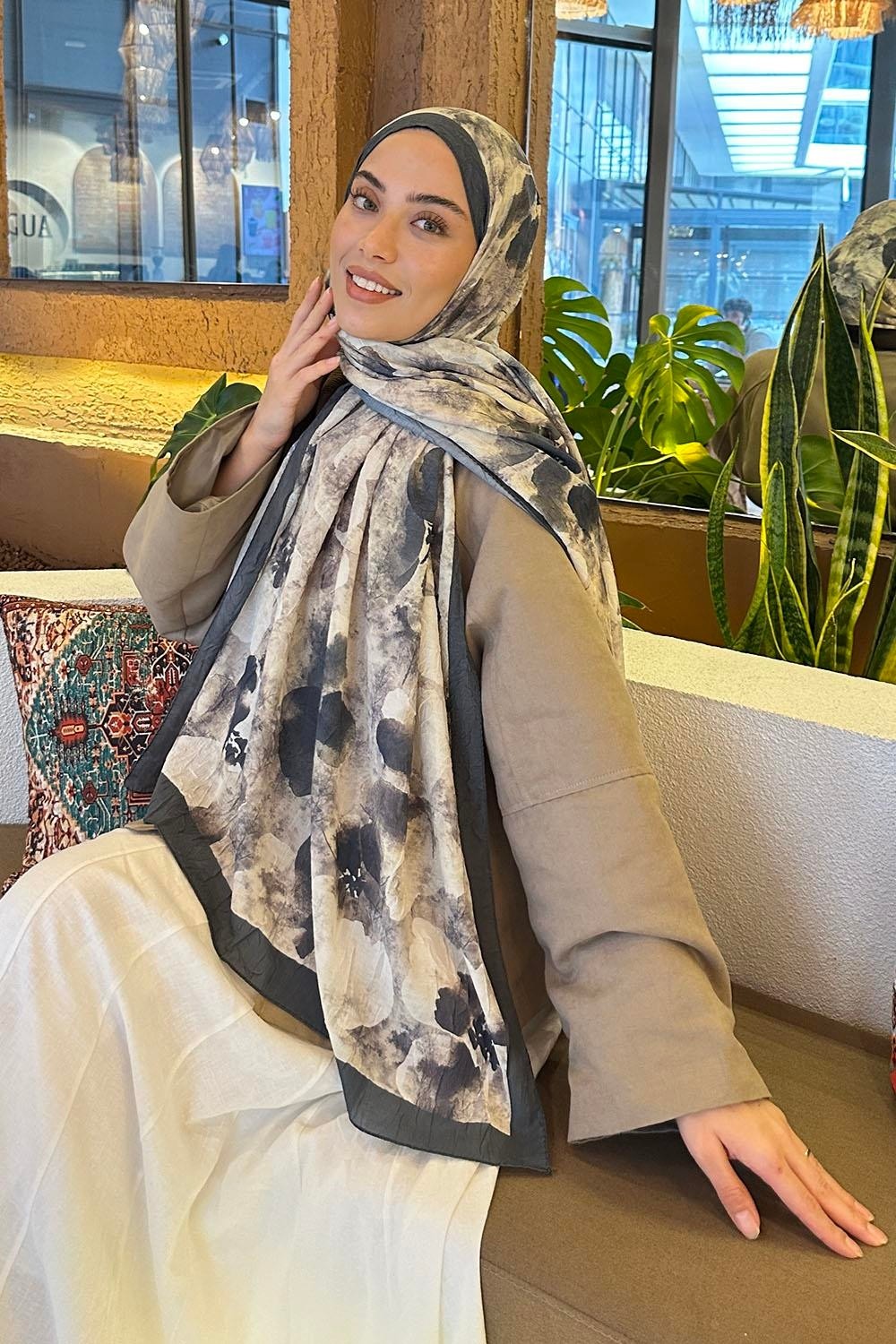 Lamelif Batik Çiçek Desen Bambu Şal Asker Yeşili görsel 5