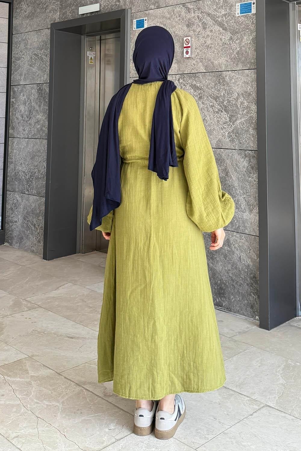 Lamelif Balon Kol Bağlamalı Tesettür Elbise Düz Desenli Pamuk-Polyester Malzeme ile Günlük Kullanım İçin Lacivert görsel 4