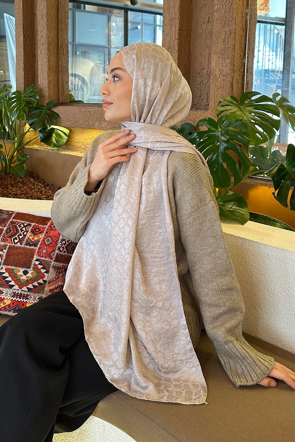 Lamelif Bloom Desen Ayrobin Floş Jakar Şal Mürdüm görsel 4