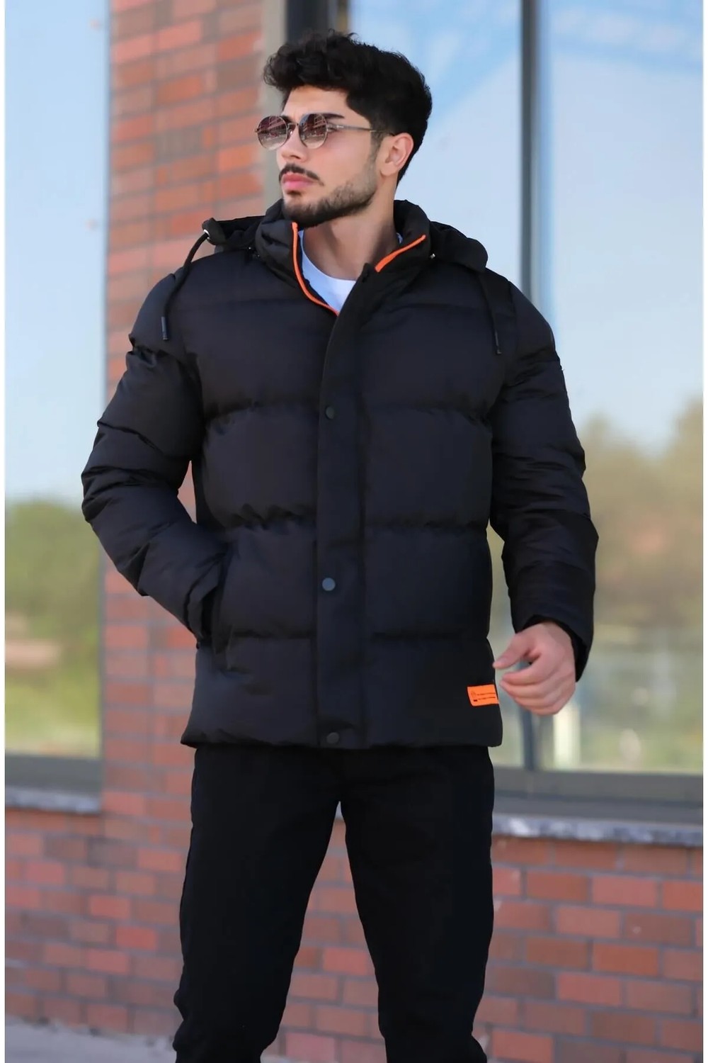 Stil Kombin Çıkarılabilir Kapşonlu Armalı Içi Kürklü Şişme Mont 2911_50213 görsel 6