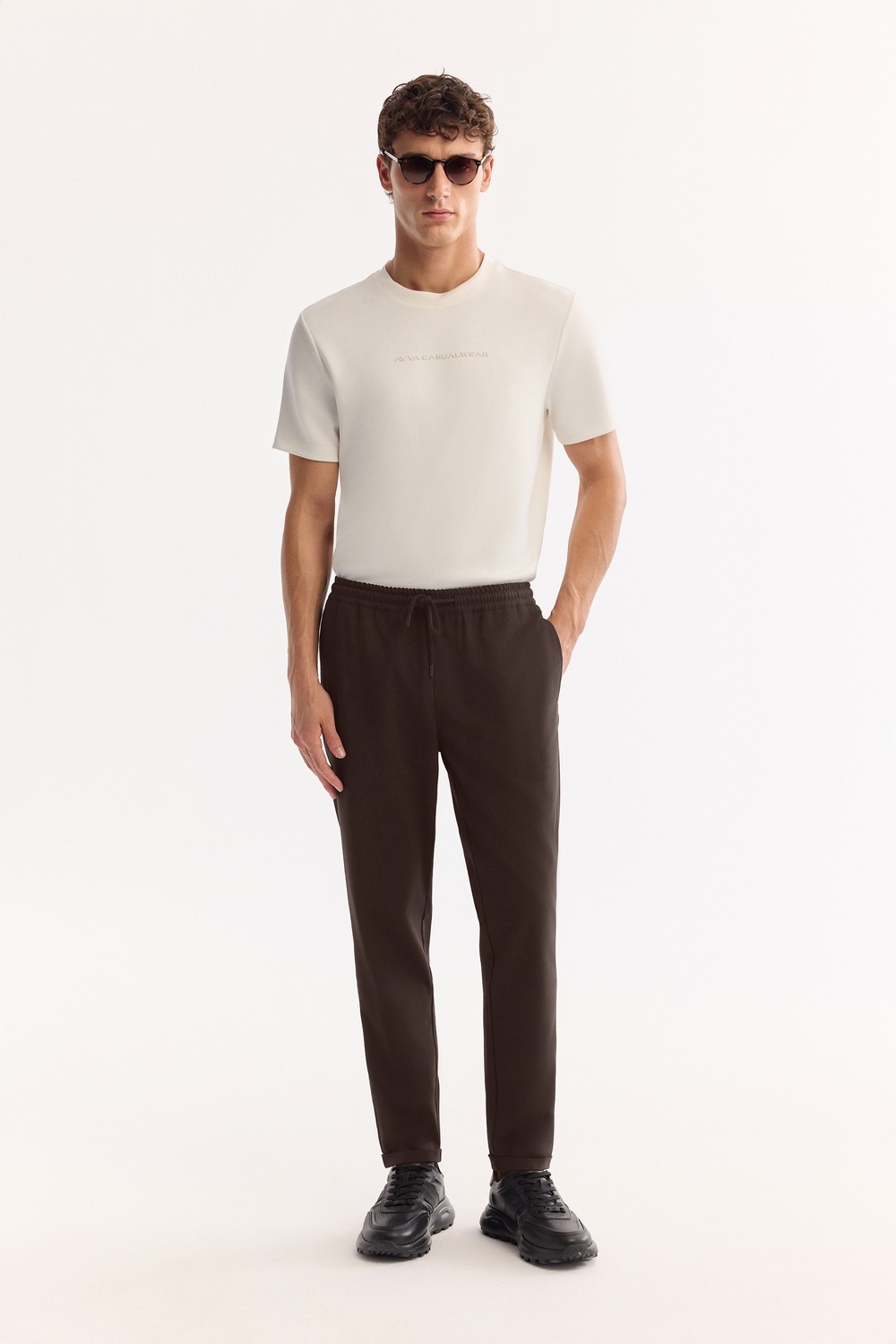 AVVA Erkek Kahverengi Beli Lastikli Bağcıklı Duble Paça Jogger Relaxed Fit Pantolon E003000