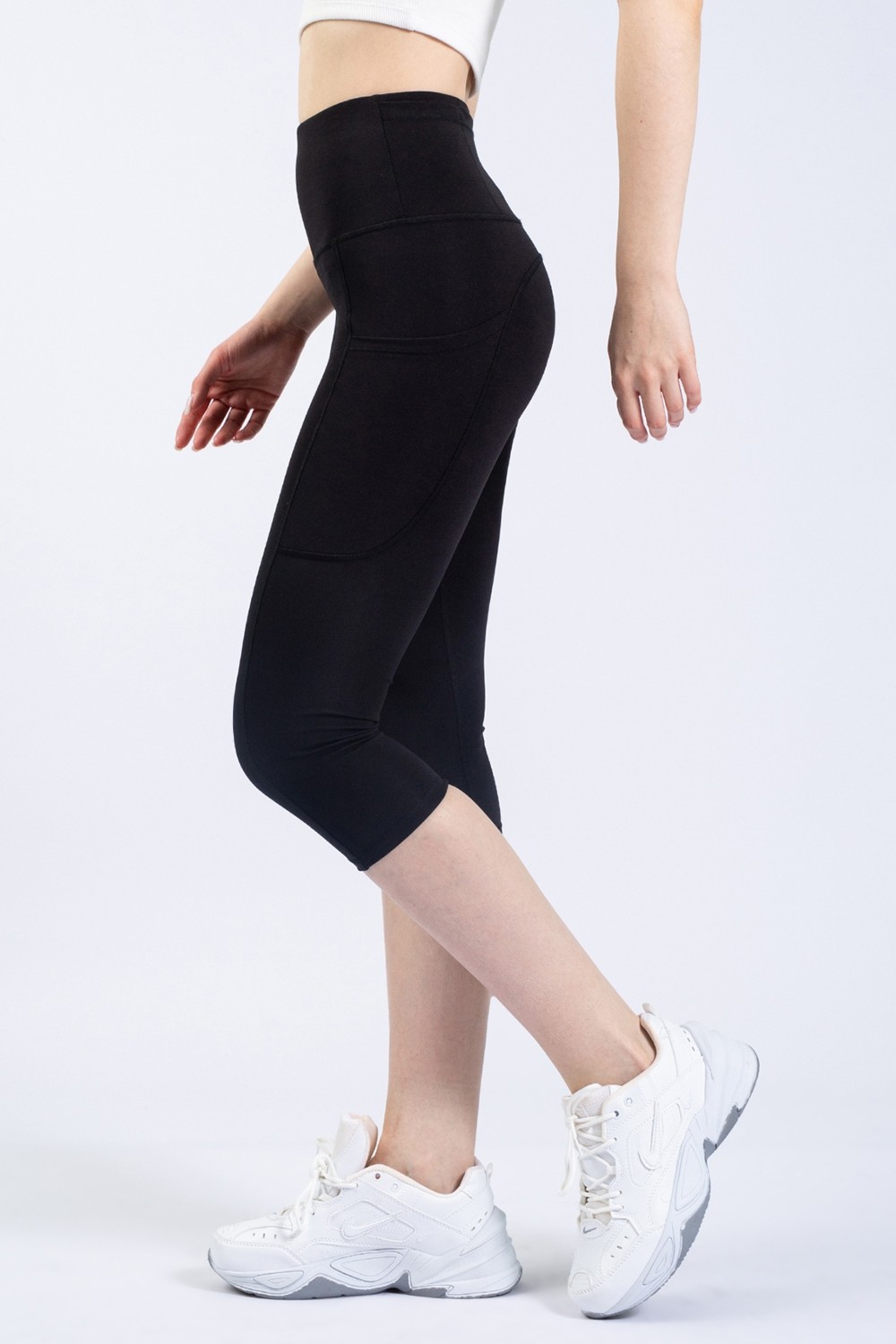 The Step Sports Snc Kadın Siyah Cepli Yüksek Bel Toparlayıcı, Kapri Yoga Tayt 19" görsel 4