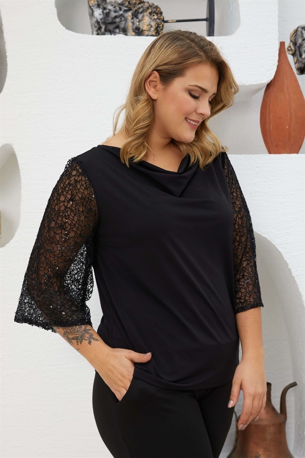 Sea Moda Kadın Siyah Pul Işlemeli Truvakar Kol Degaje Yaka Bluz Günlük Stil ve Rahatlık görsel 2