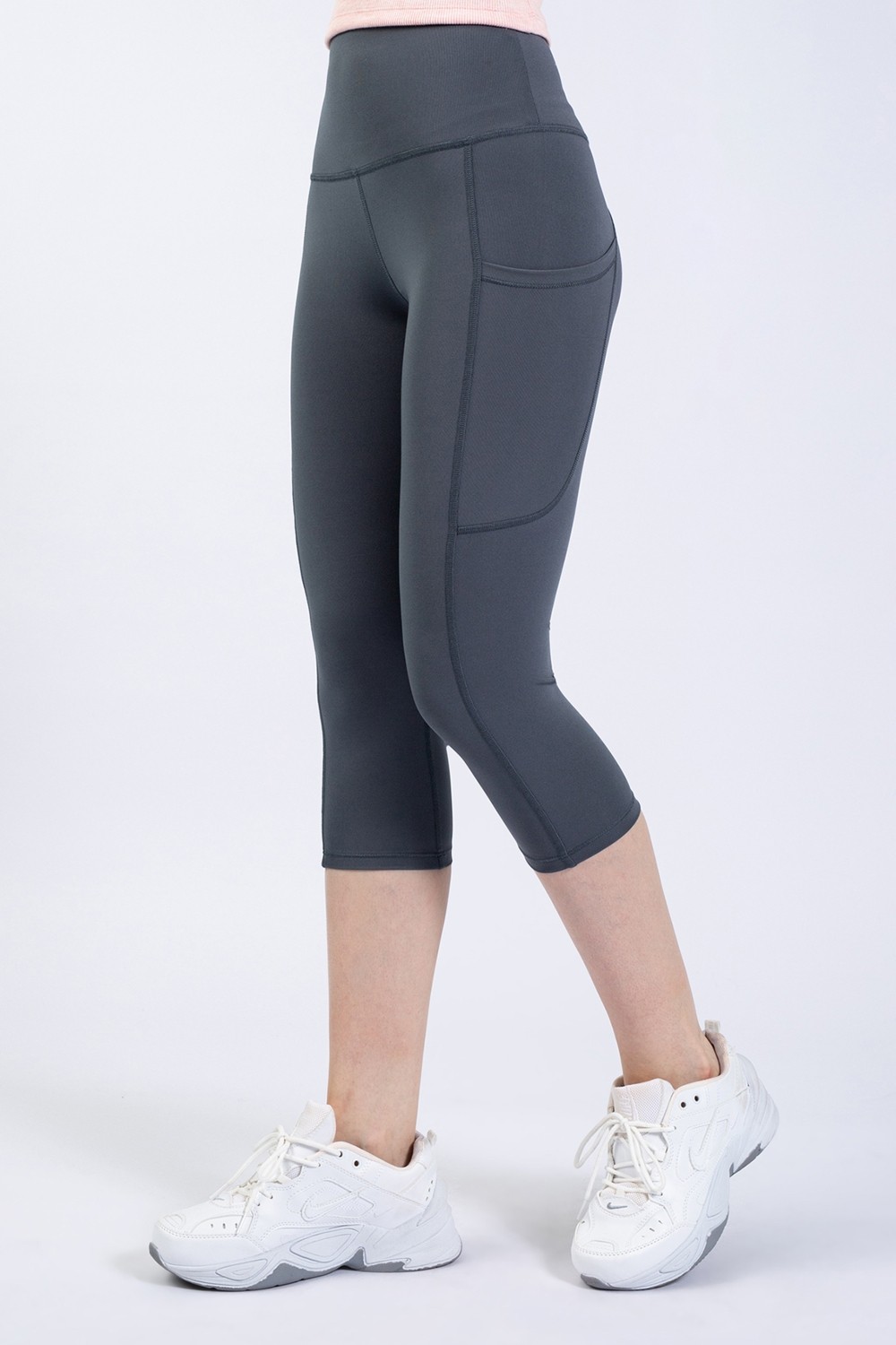 The Step Sports Snc Kadın Siyah Cepli Yüksek Bel Toparlayıcı, Kapri Yoga Tayt 19" görsel 7