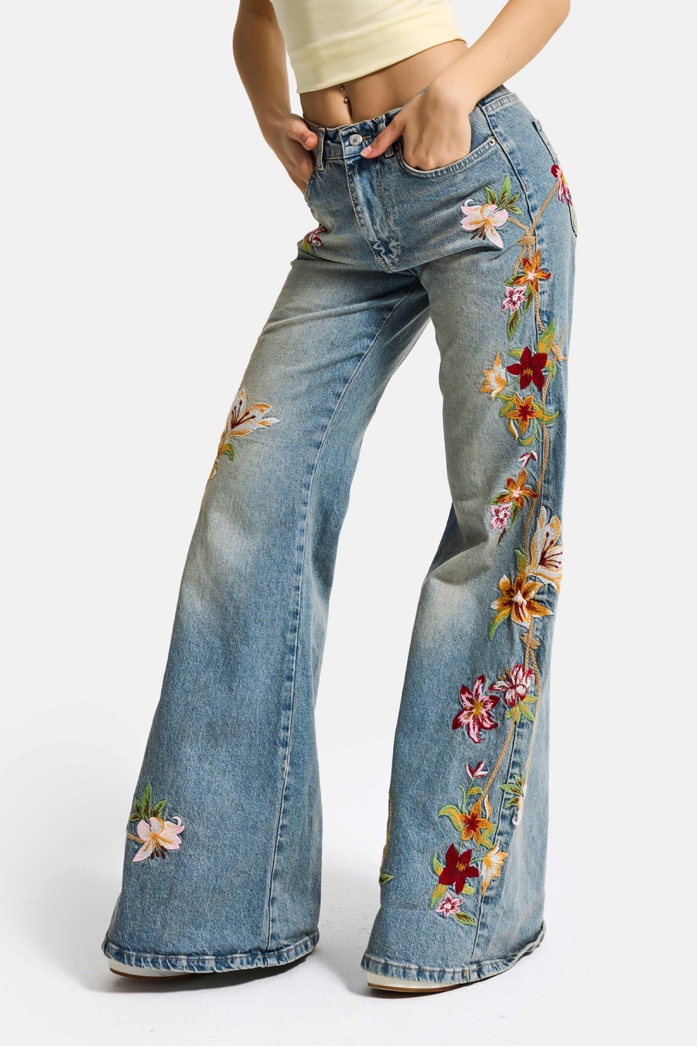 It's Basic Kadın Kot Rengi 4s6-32 Flare Fit Beli Lastikli Özel Çiçek Desen Nakışlı Tasarım Denim Jean