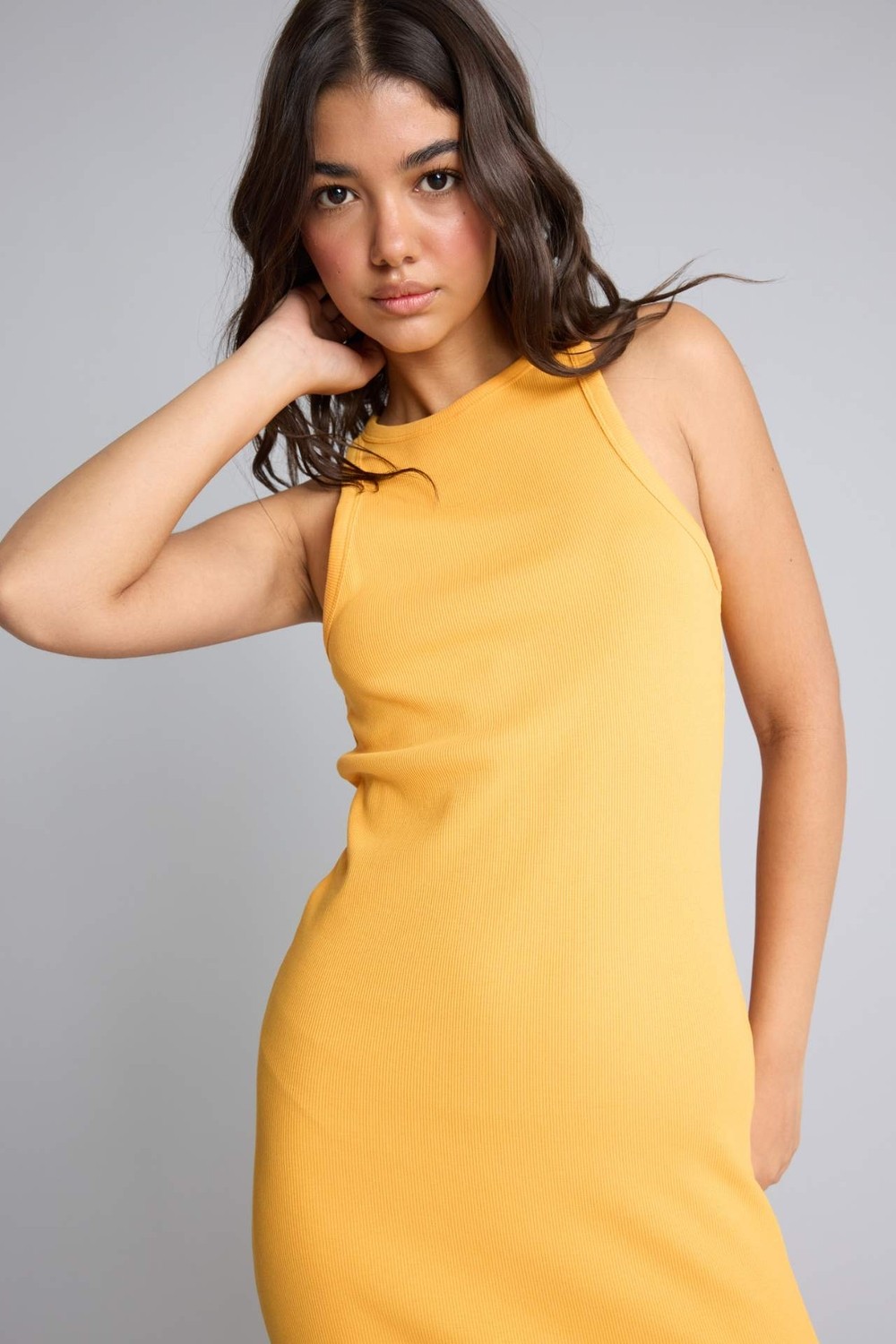 DeFacto Bodycon Vücudu Saran Halter Yaka Ribana Kolsuz Kırmızı Midi Elbise H7119AX26SM görsel 3