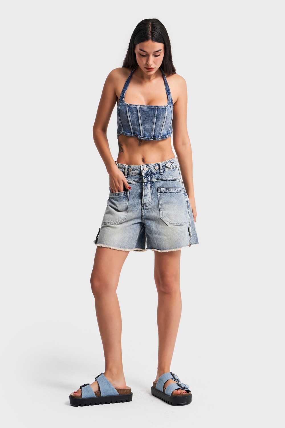 It's Basic Kadın Tint Kot Rengi Kemer Detaylı Önden Cepli Denim Şort görsel 3
