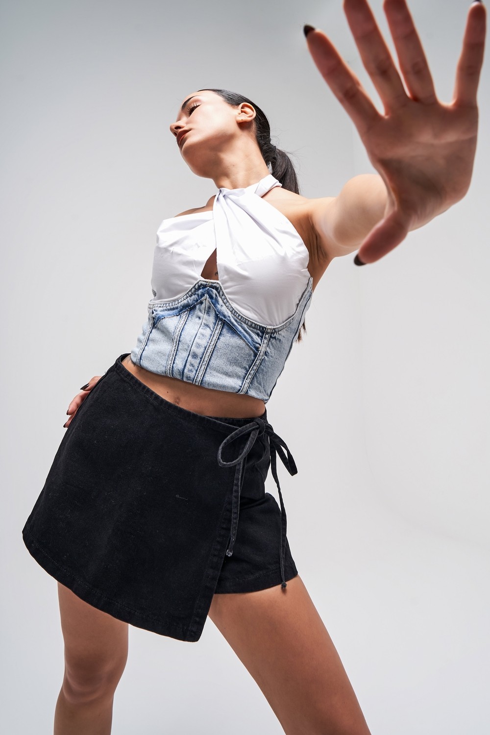 It's Basic Kadın Taşlanmış Siyah Renk Belden Bağcıklı Denim Şort Etek