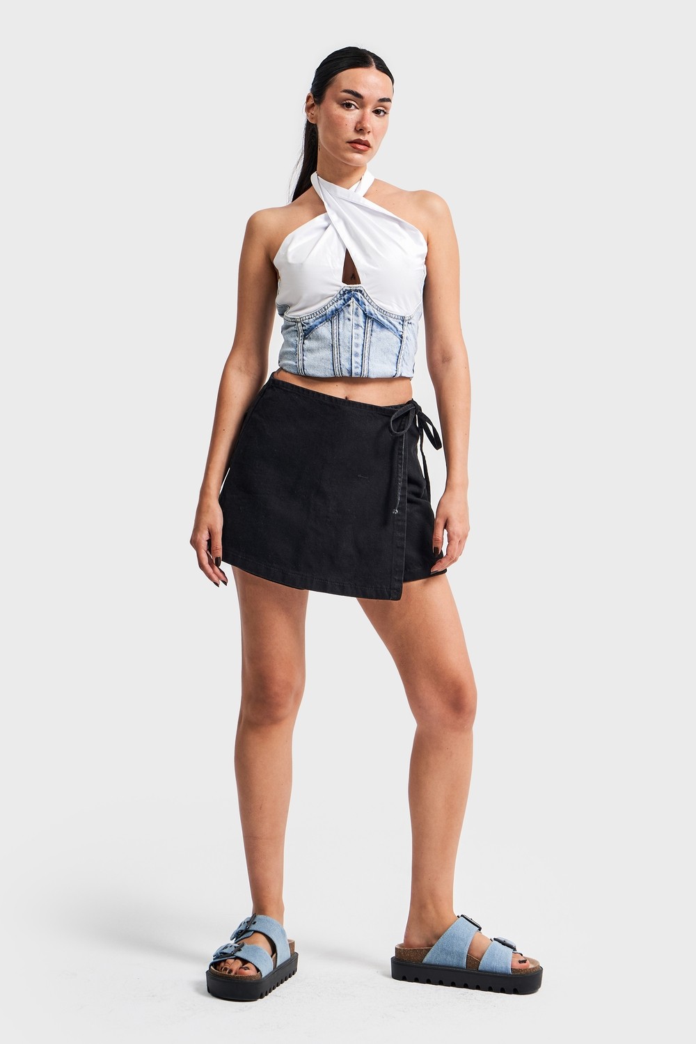 It's Basic Kadın Taşlanmış Siyah Renk Belden Bağcıklı Denim Şort Etek görsel 3