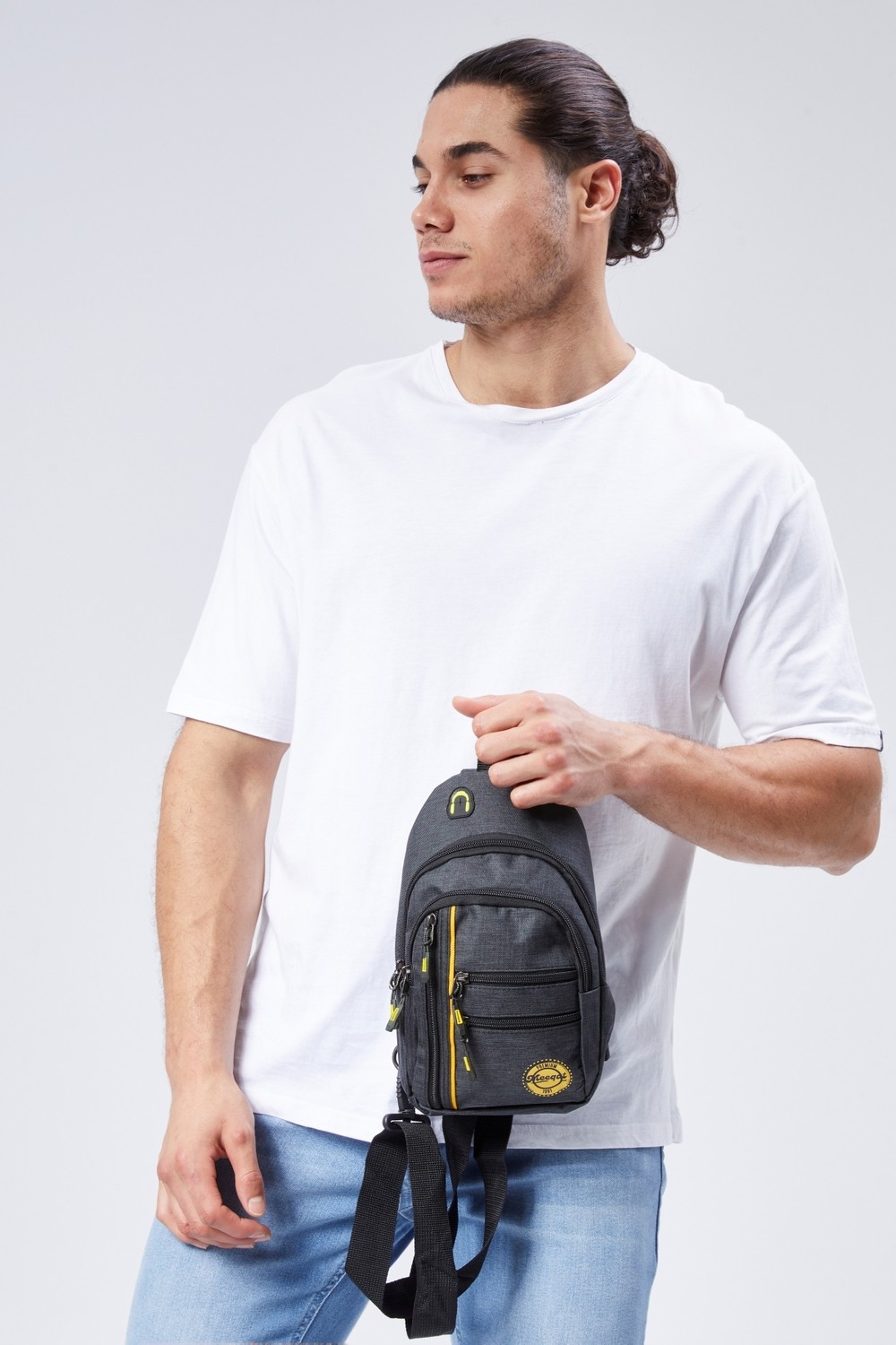 Ramsburry Unisex Siyah Su Geçirmez USB ve Kulaklık Girişli Bel ve Omuz Çanta Freebag