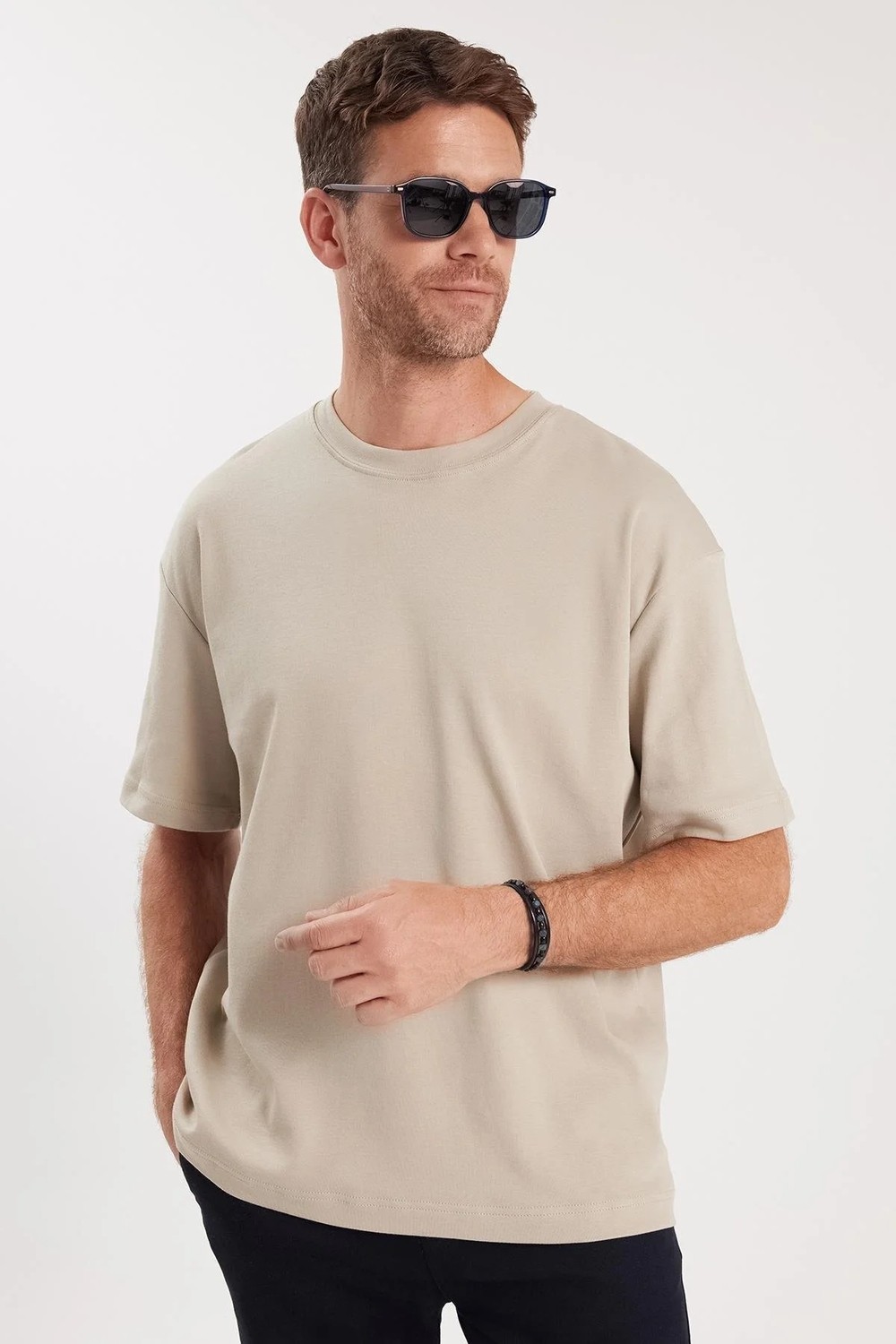 Tudors Unisex Oversize Geniş Kesim %100 Pamuk Yumuşak Dokulu Basic Bisiklet Yaka Beyaz Tişört